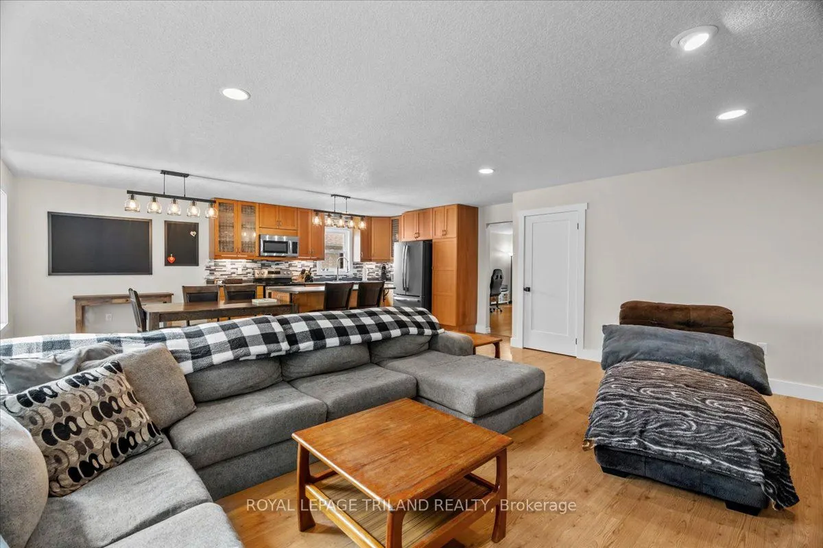 215 Deruiter Drive