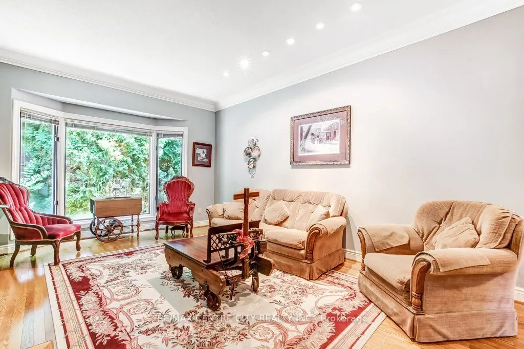 1200 Riverside Drive, #27