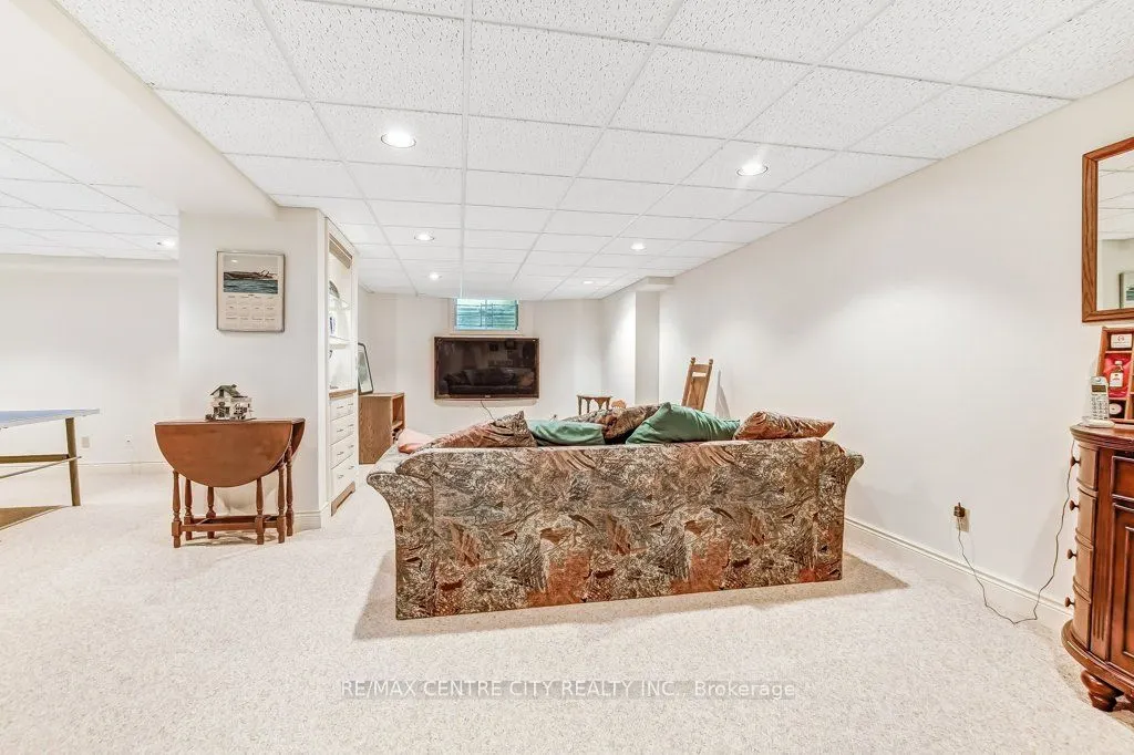 1200 Riverside Drive, #27