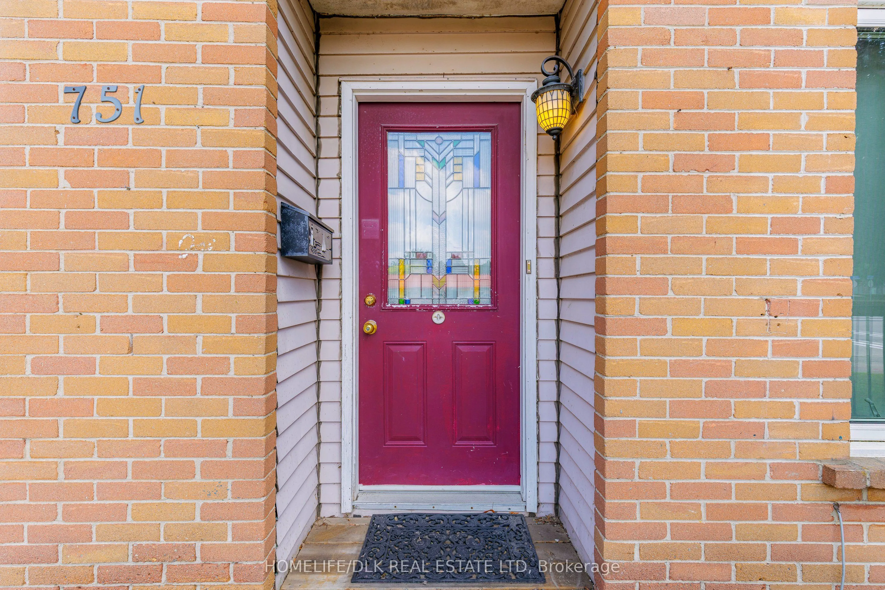 751 Laurier Boulevard