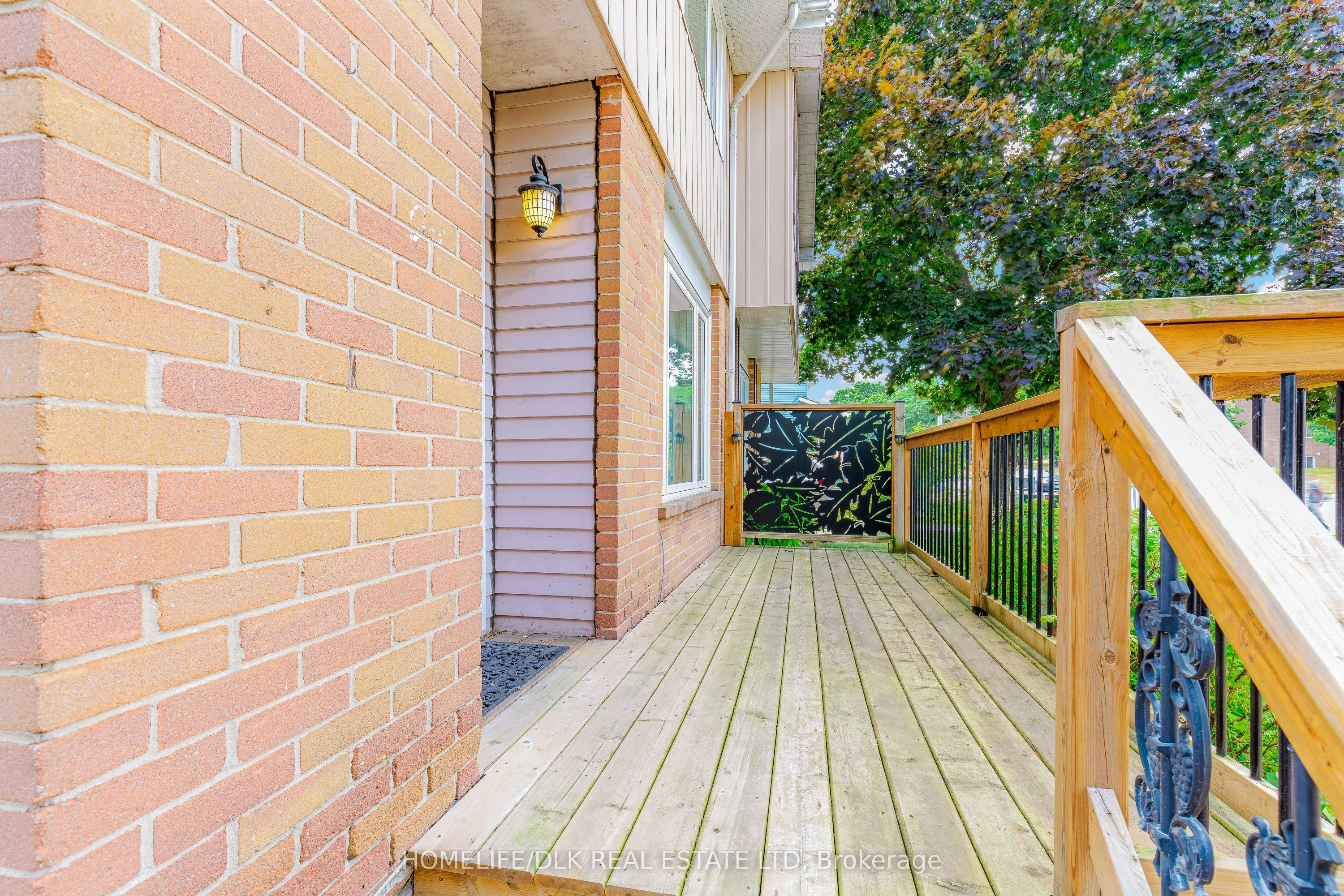 751 Laurier Boulevard