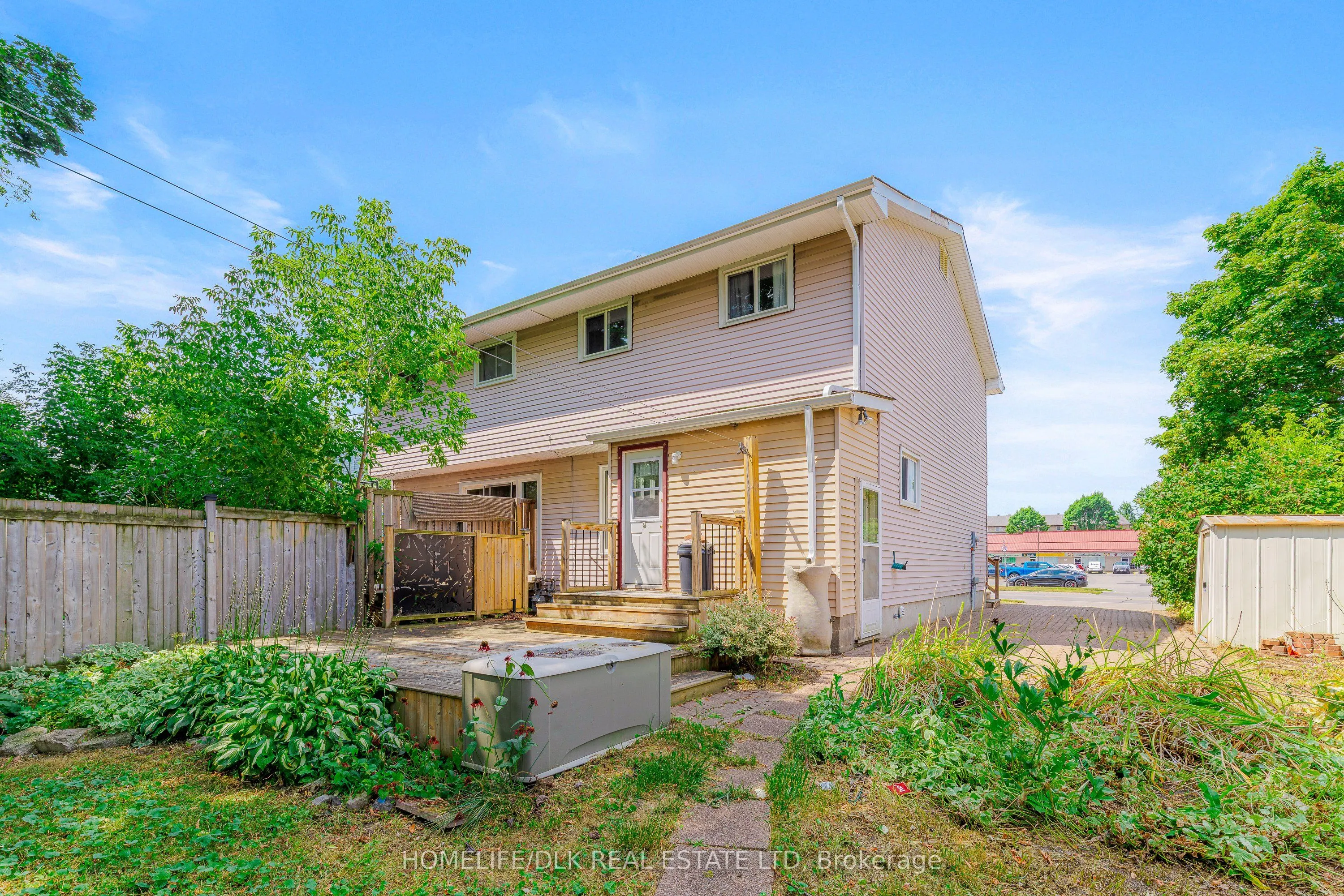 751 Laurier Boulevard