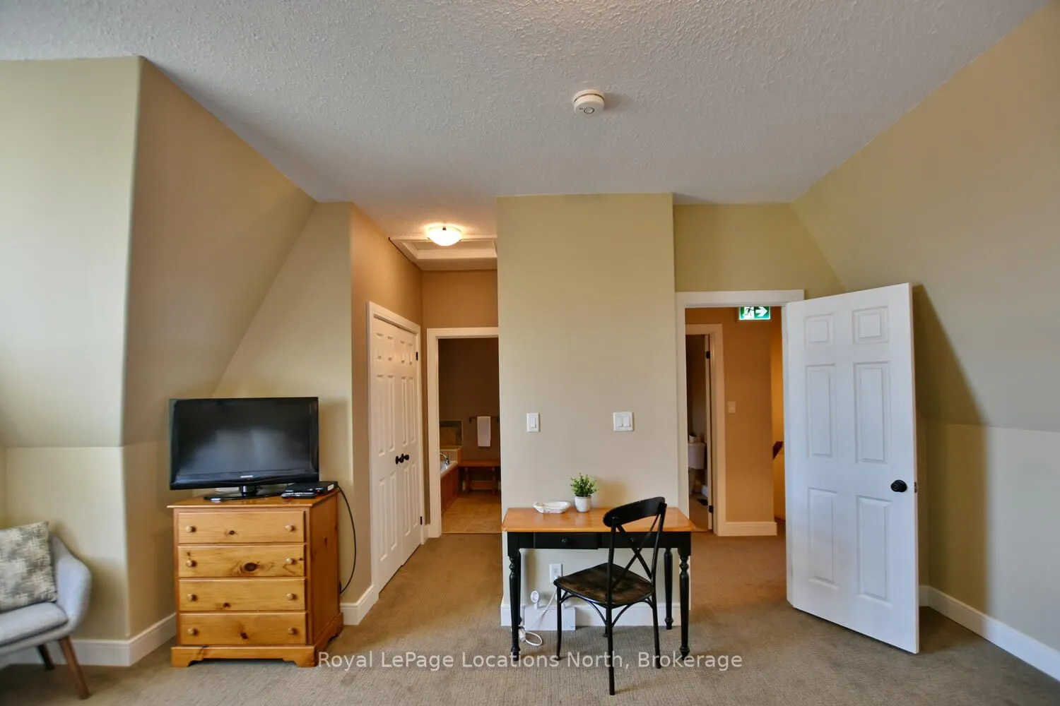 170 Snowbridge Way, #223