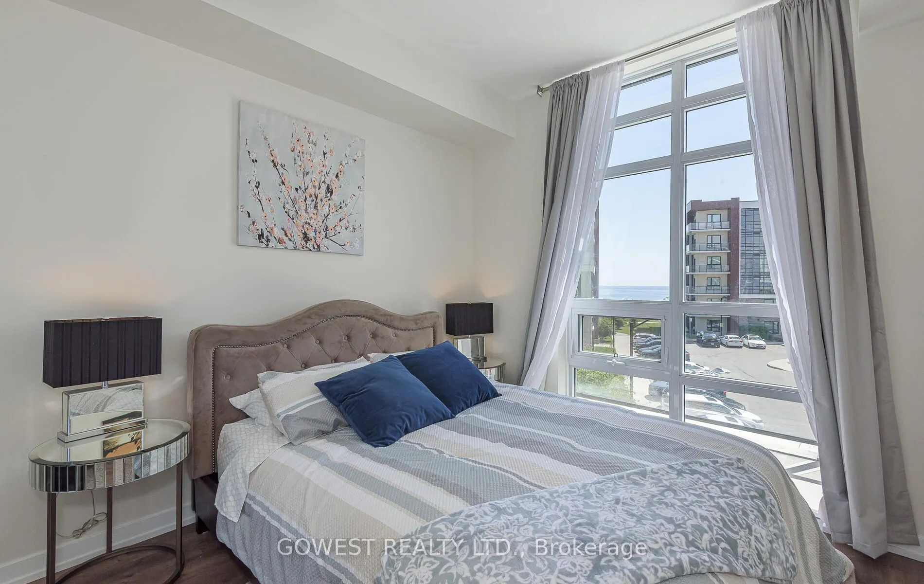 125 Shoreview Place, #301