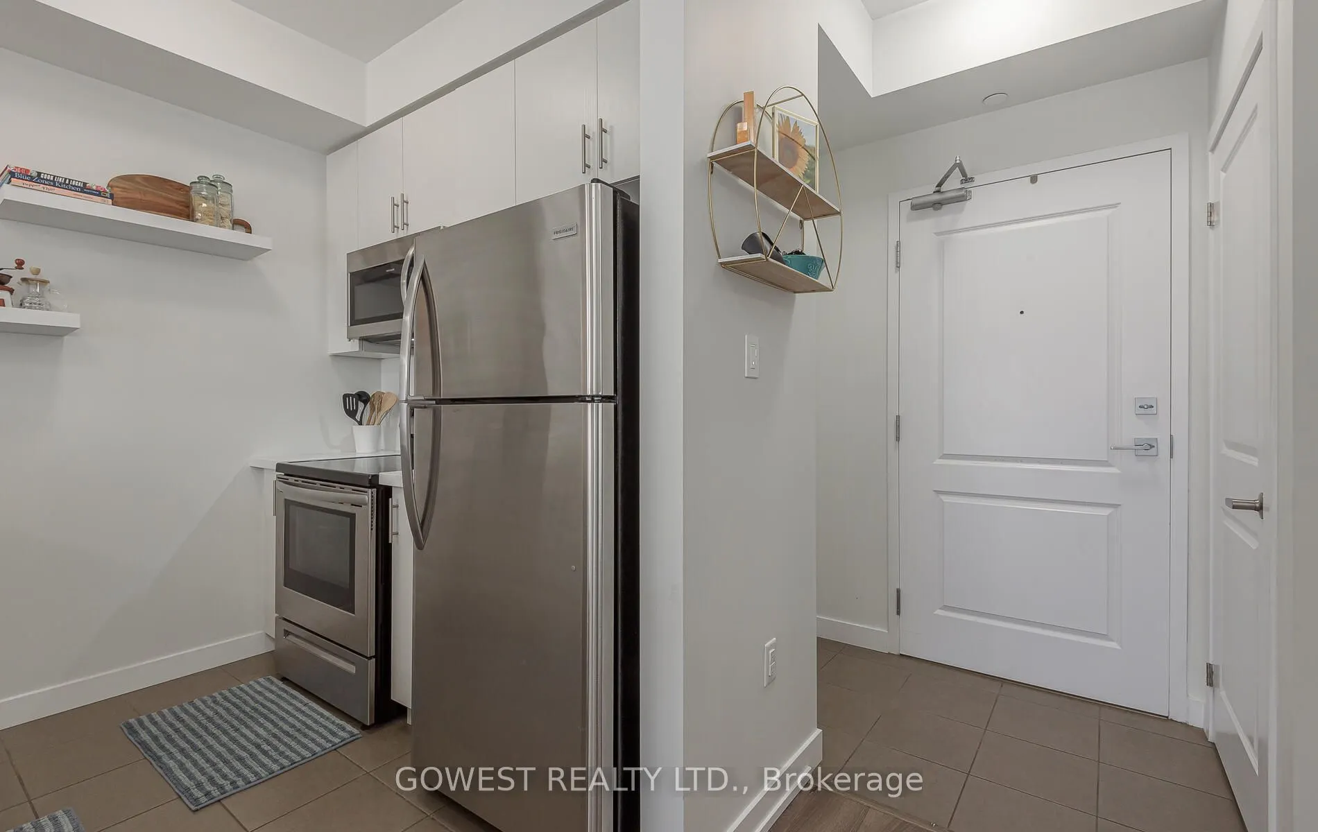 125 Shoreview Place, #301