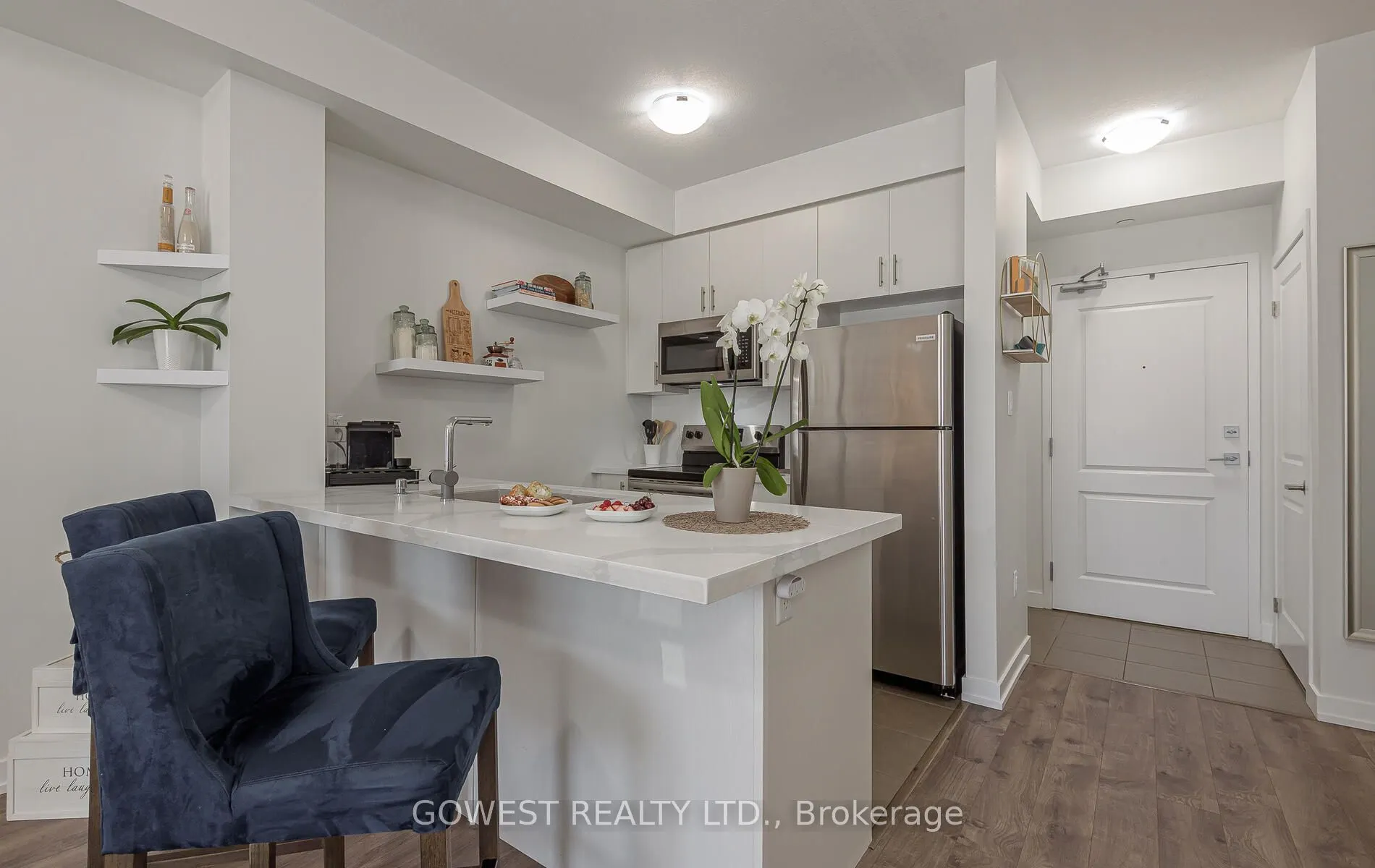 125 Shoreview Place, #301