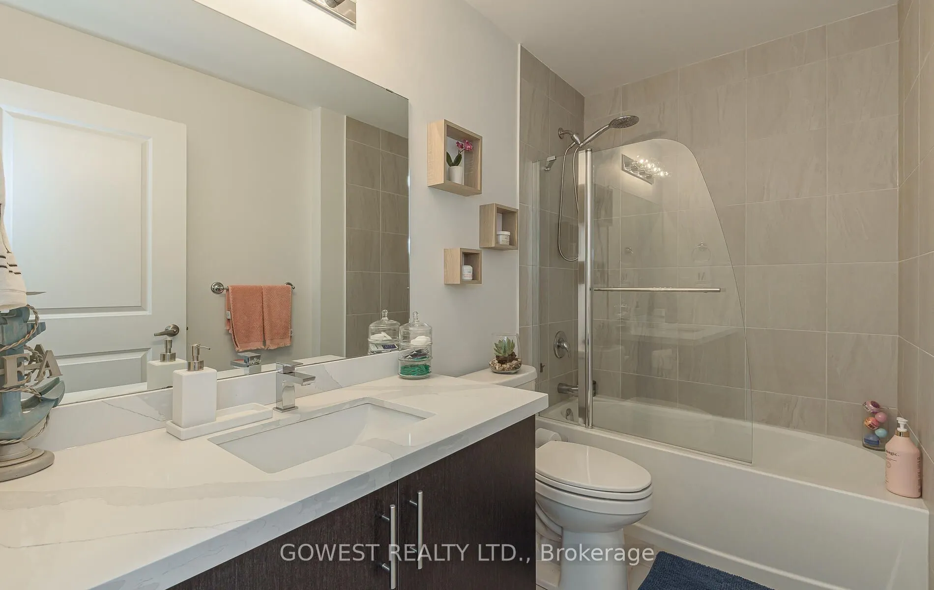 125 Shoreview Place, #301