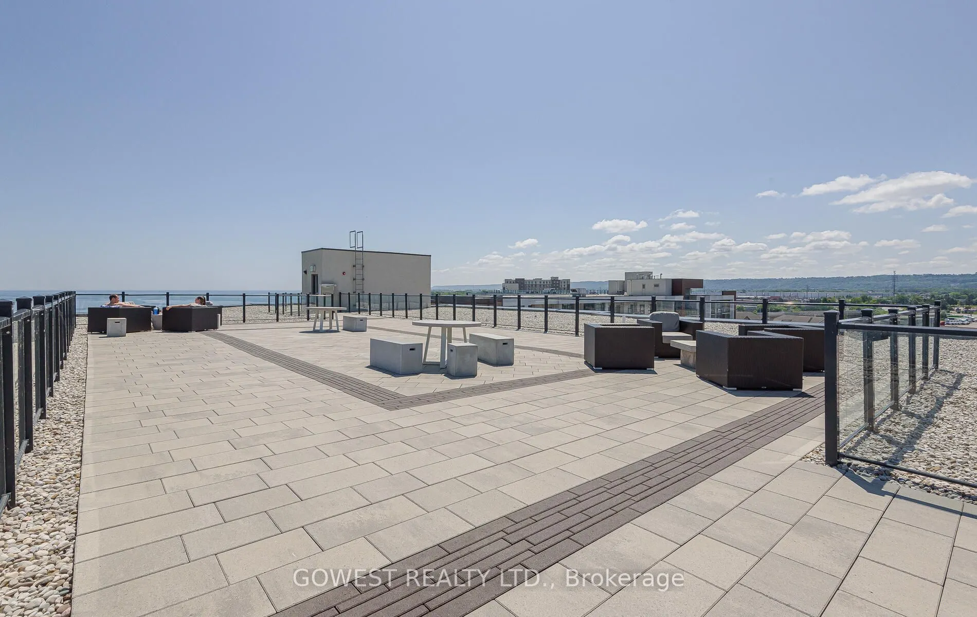 125 Shoreview Place, #301