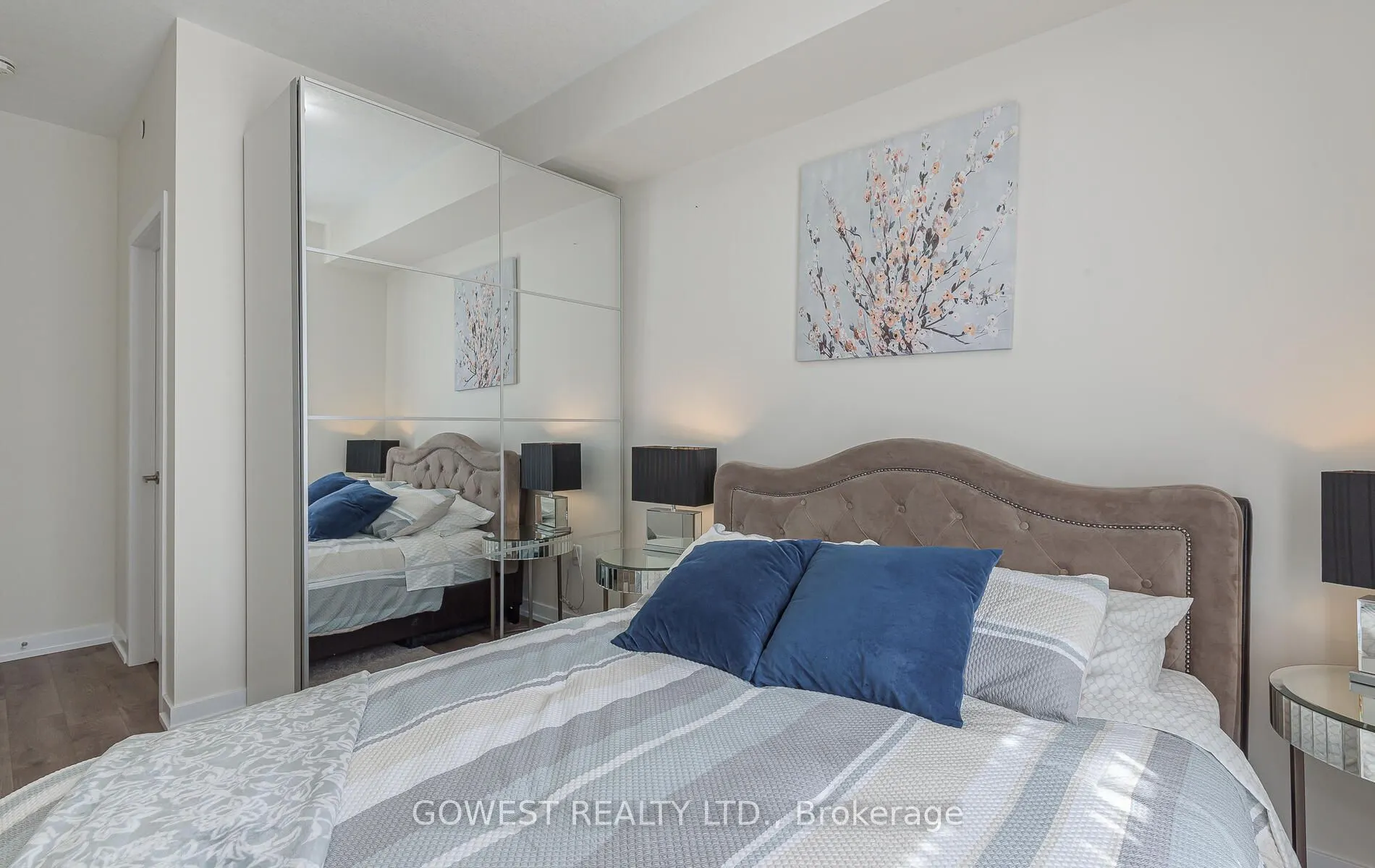 125 Shoreview Place, #301