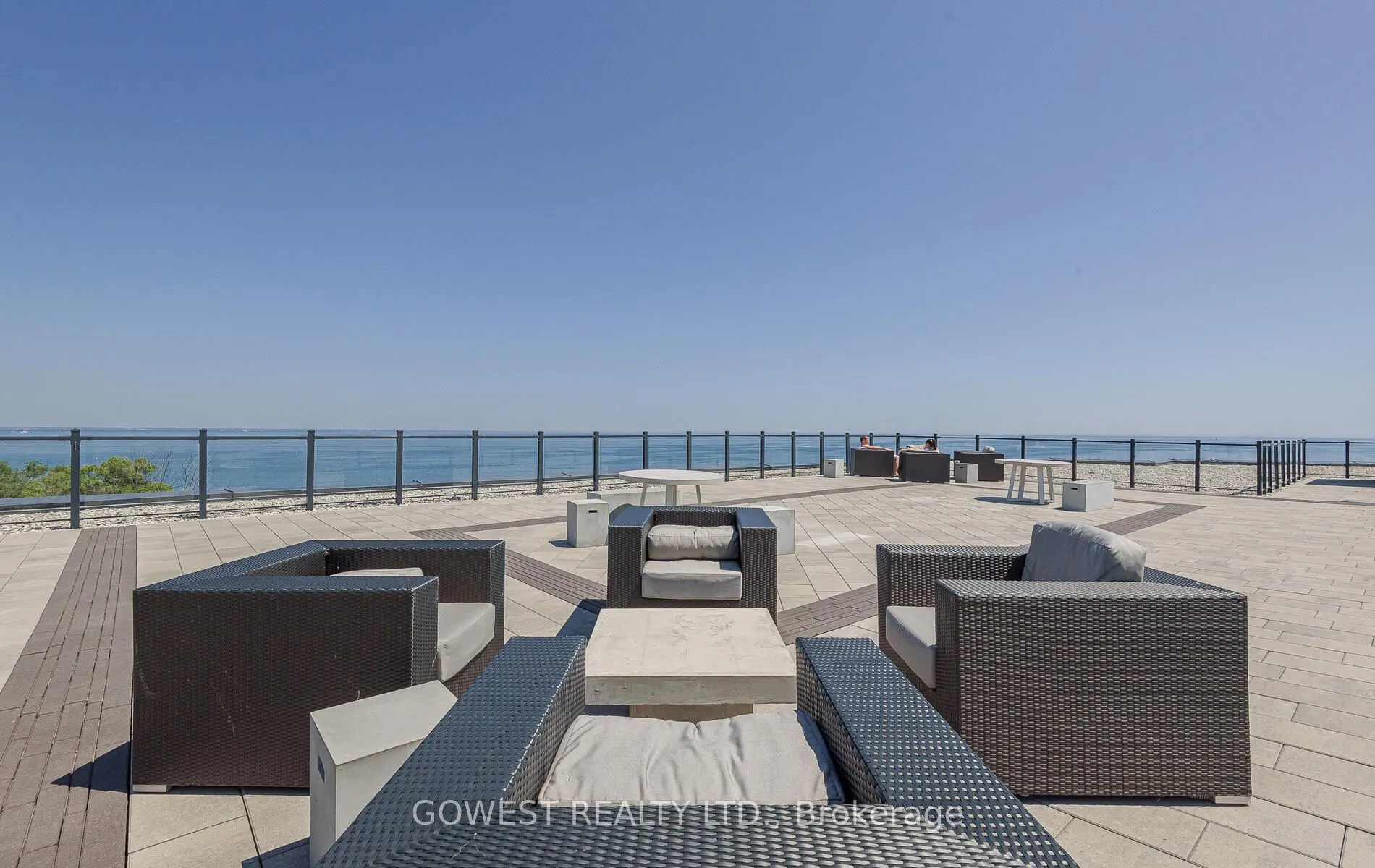 125 Shoreview Place, #301