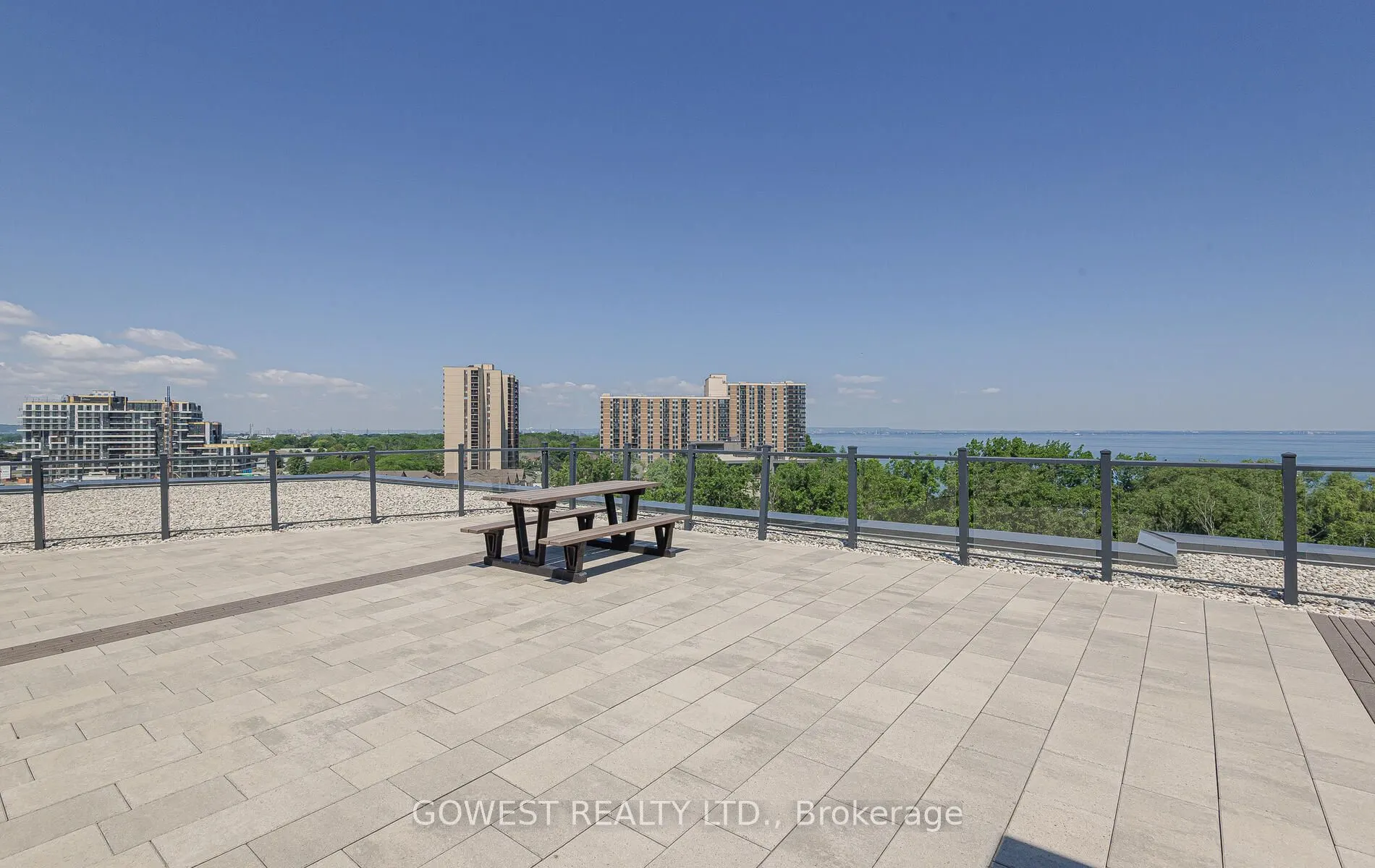 125 Shoreview Place, #301