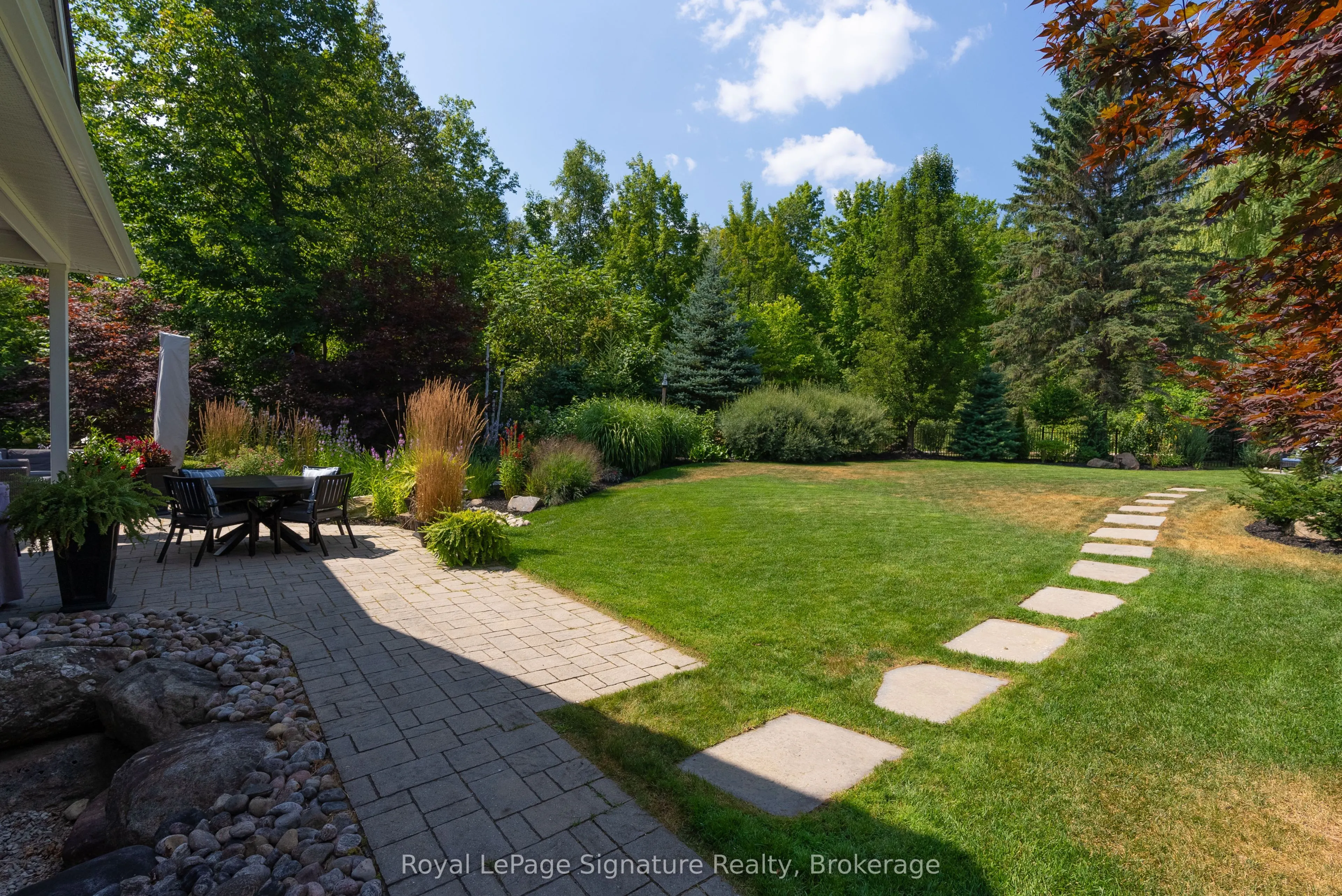 108 HOGGARD Court