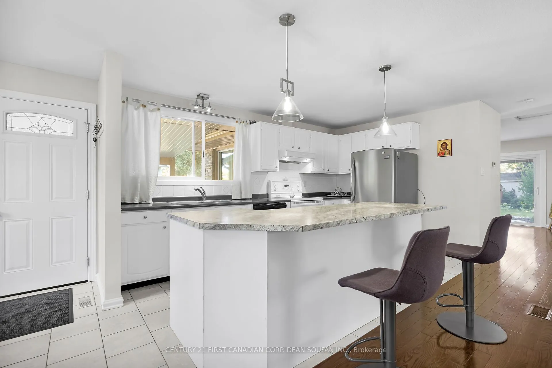 1592 Aldersbrook Road