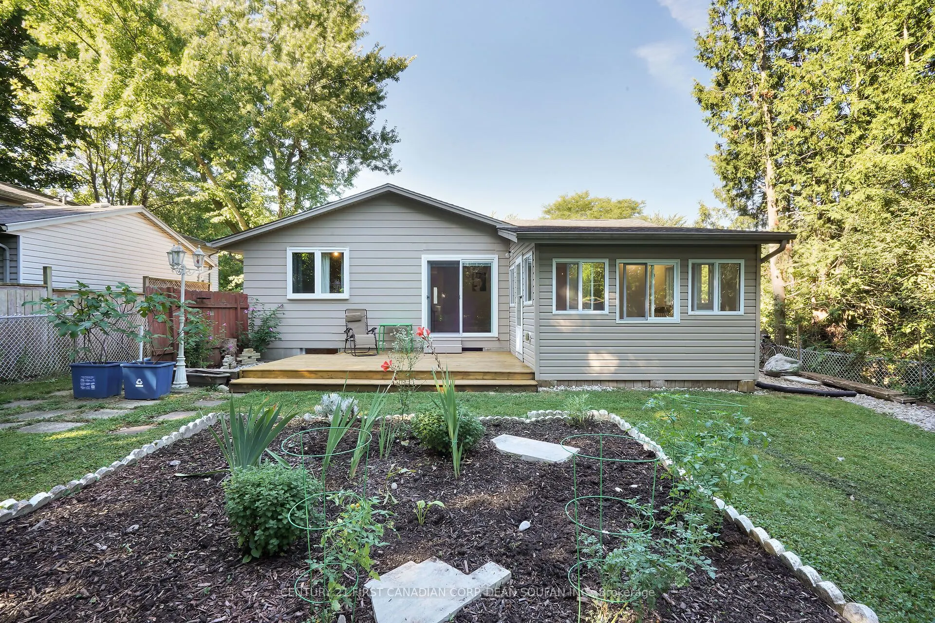 1592 Aldersbrook Road