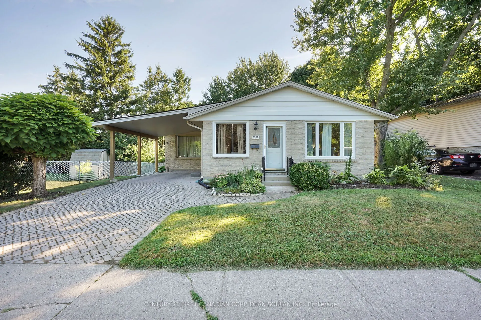 1592 Aldersbrook Road