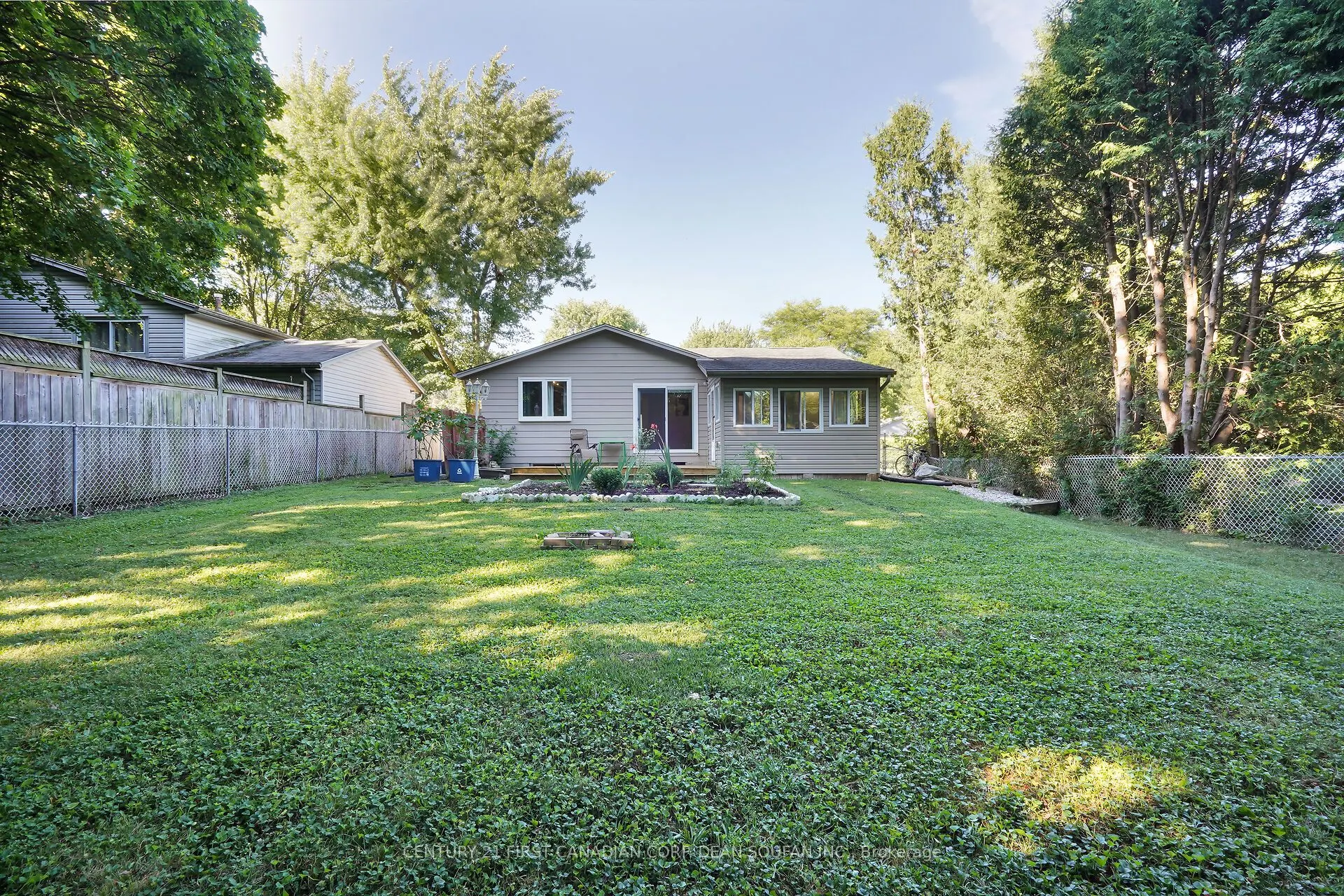 1592 Aldersbrook Road