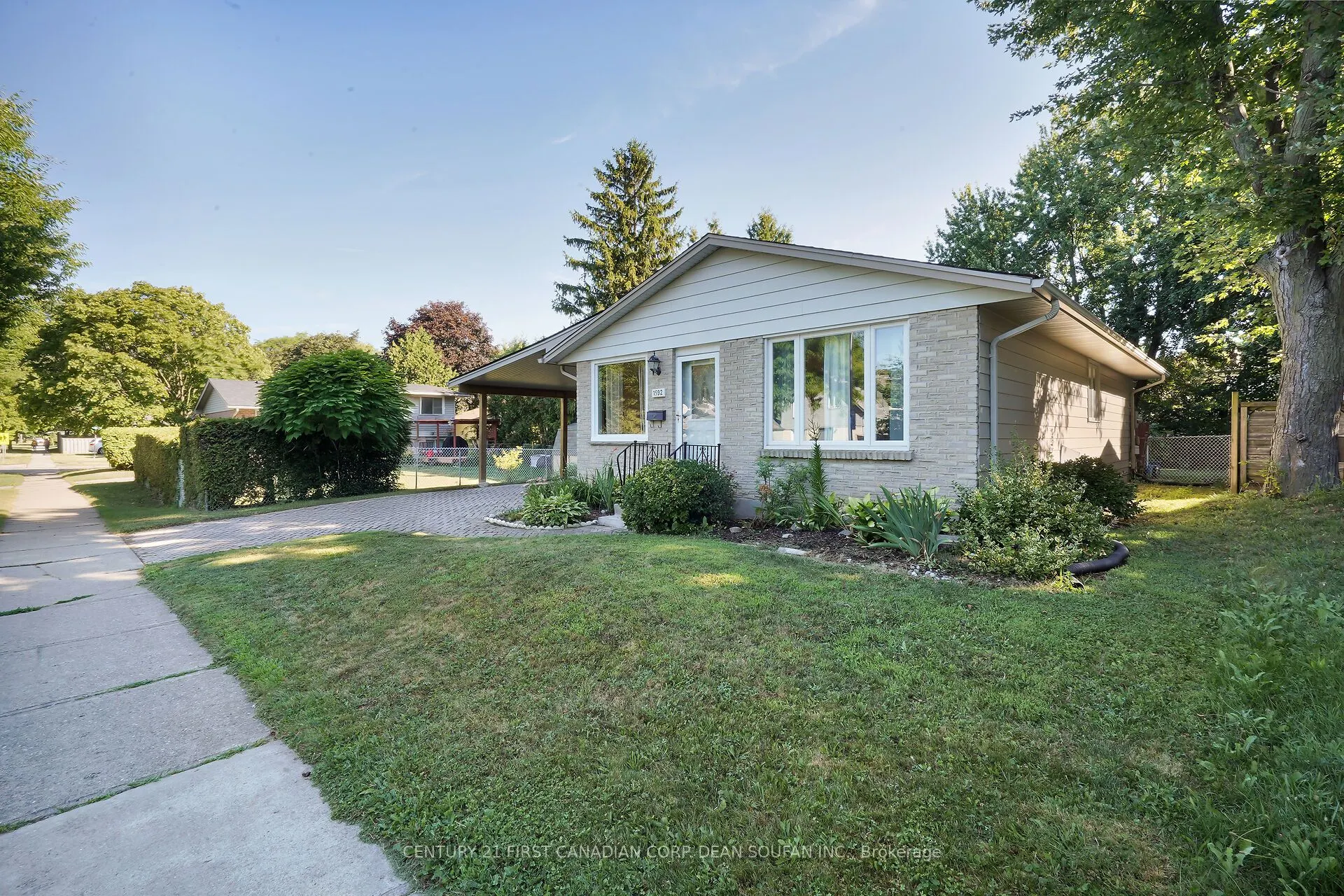 1592 Aldersbrook Road