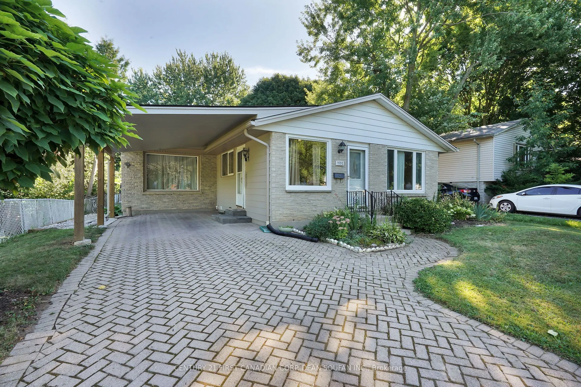 1592 Aldersbrook Road