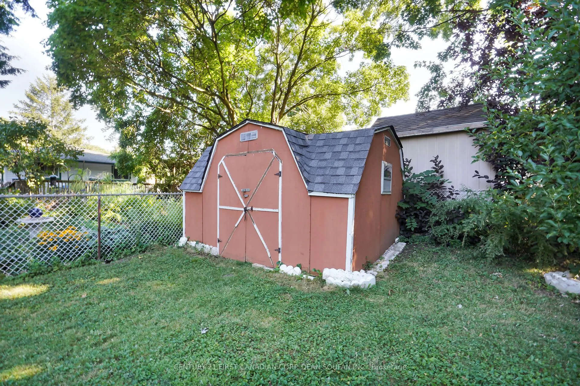 1592 Aldersbrook Road