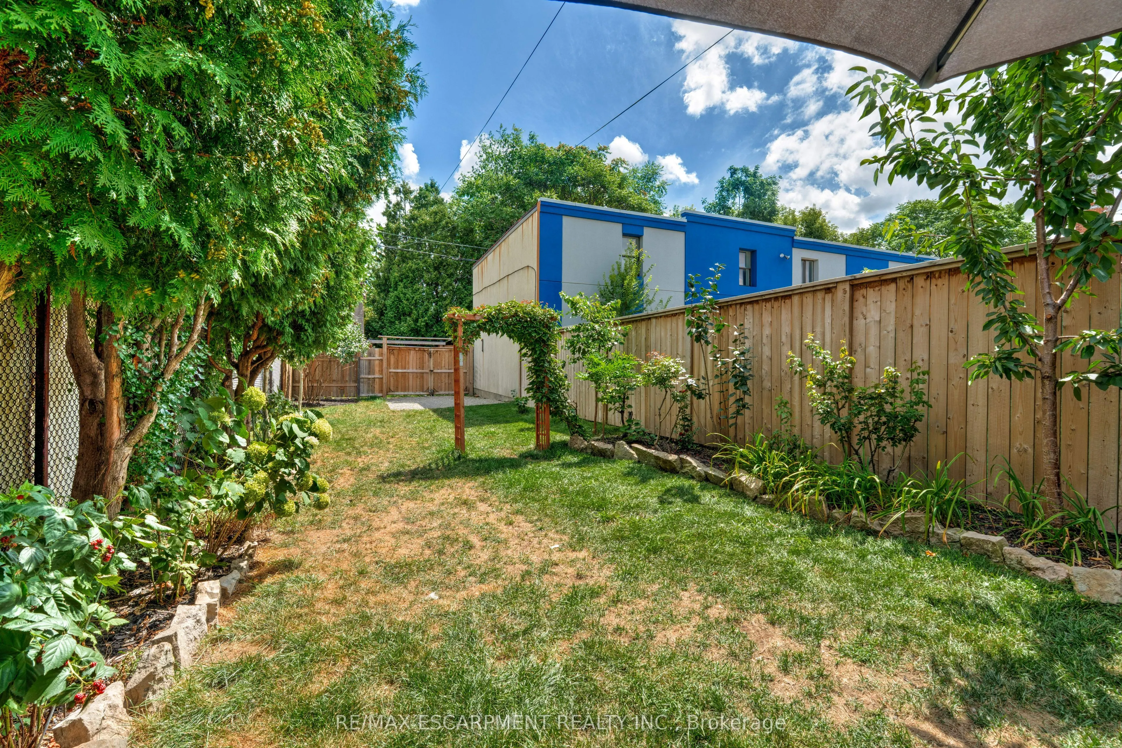 132 Ferguson Avenue N