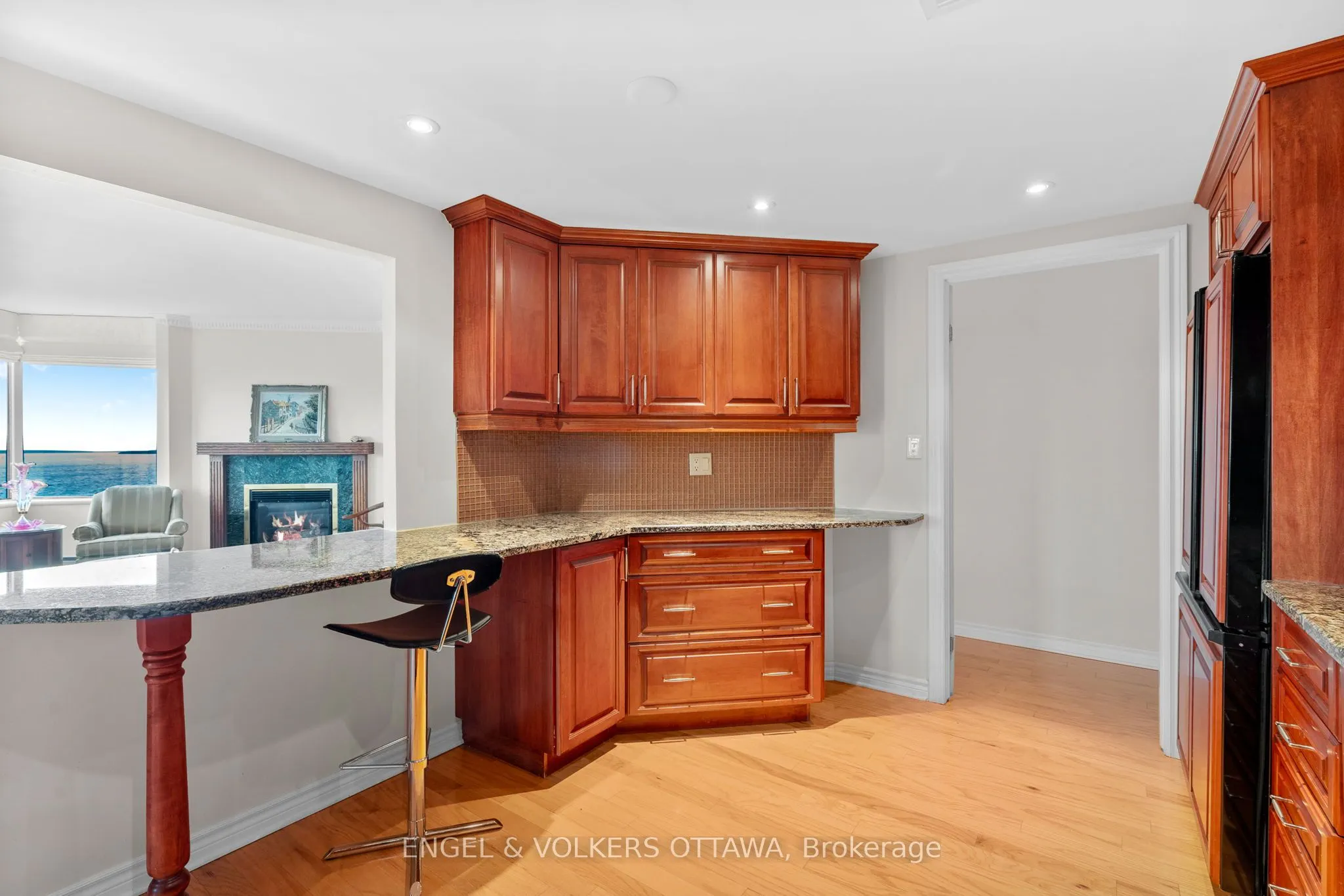 3105 Carling Avenue, #1604