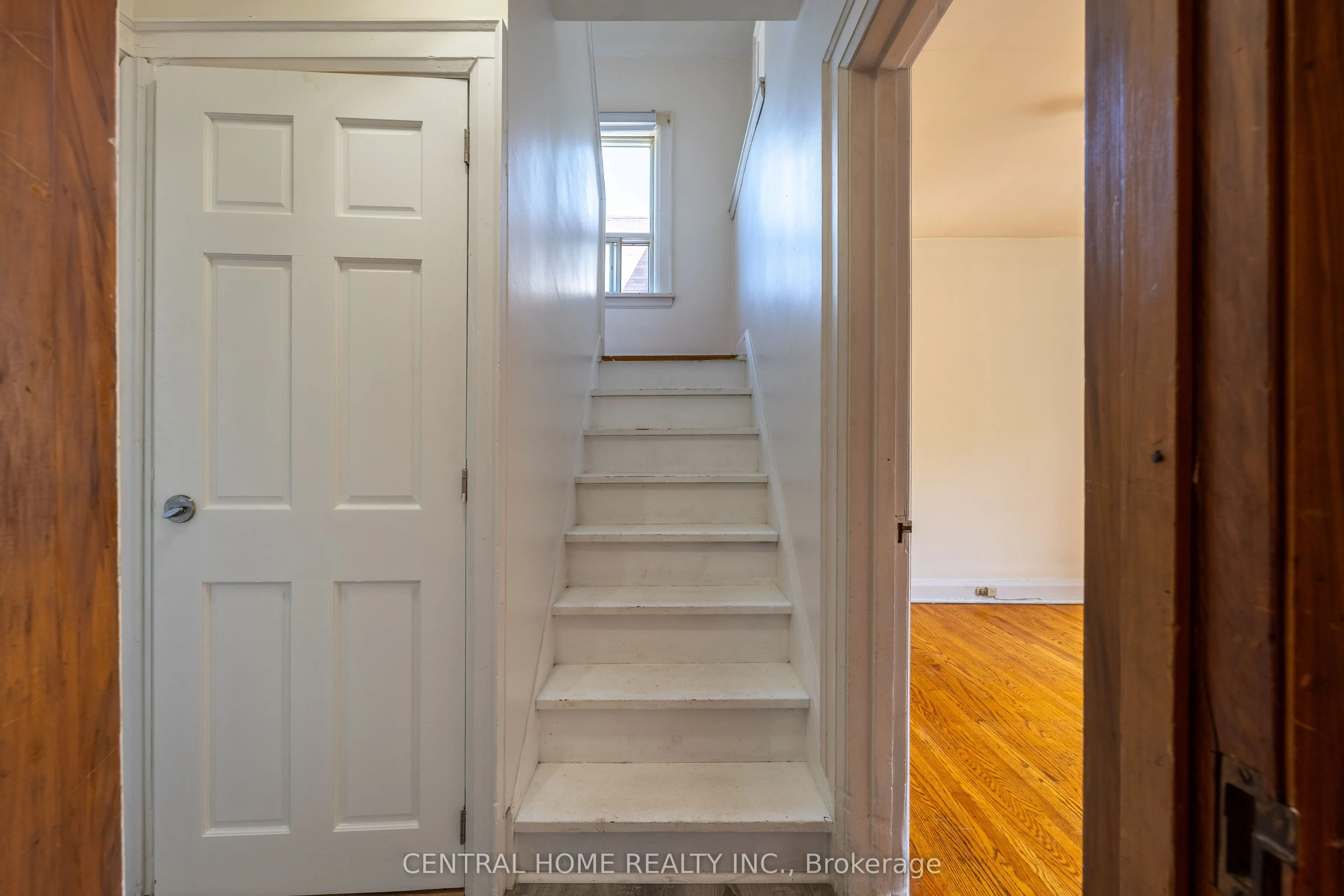 1650 King Street E