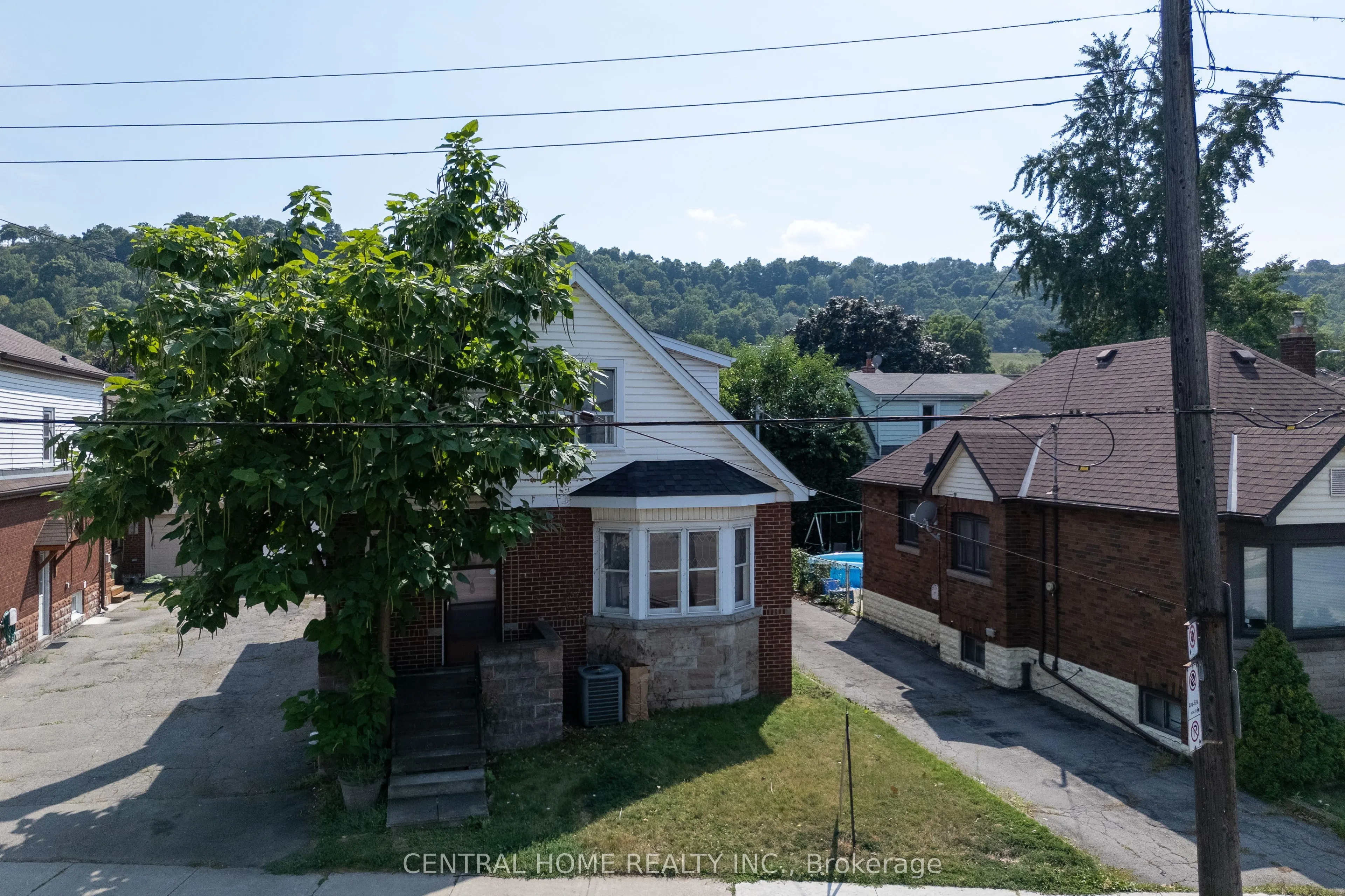 1650 King Street E