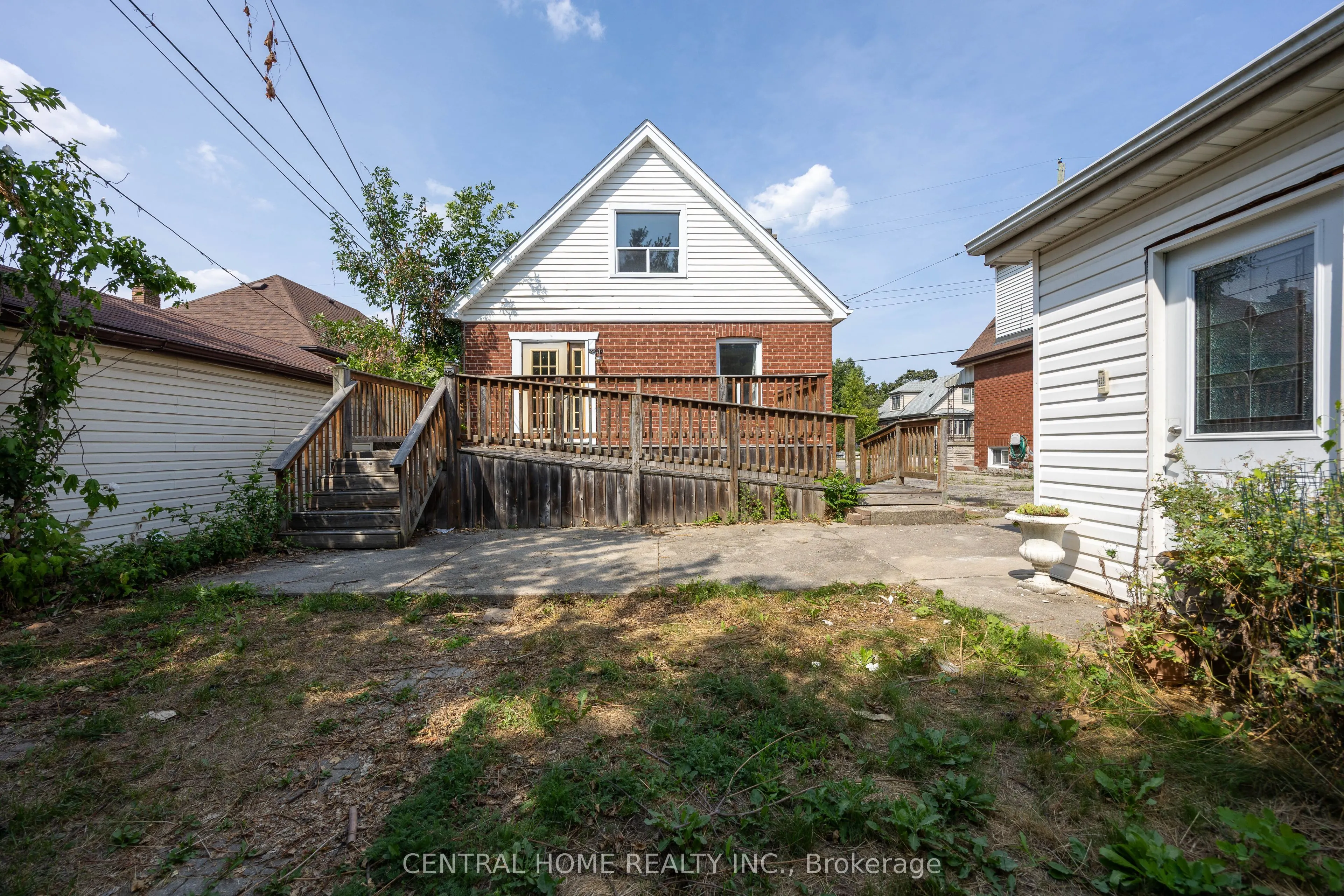 1650 King Street E