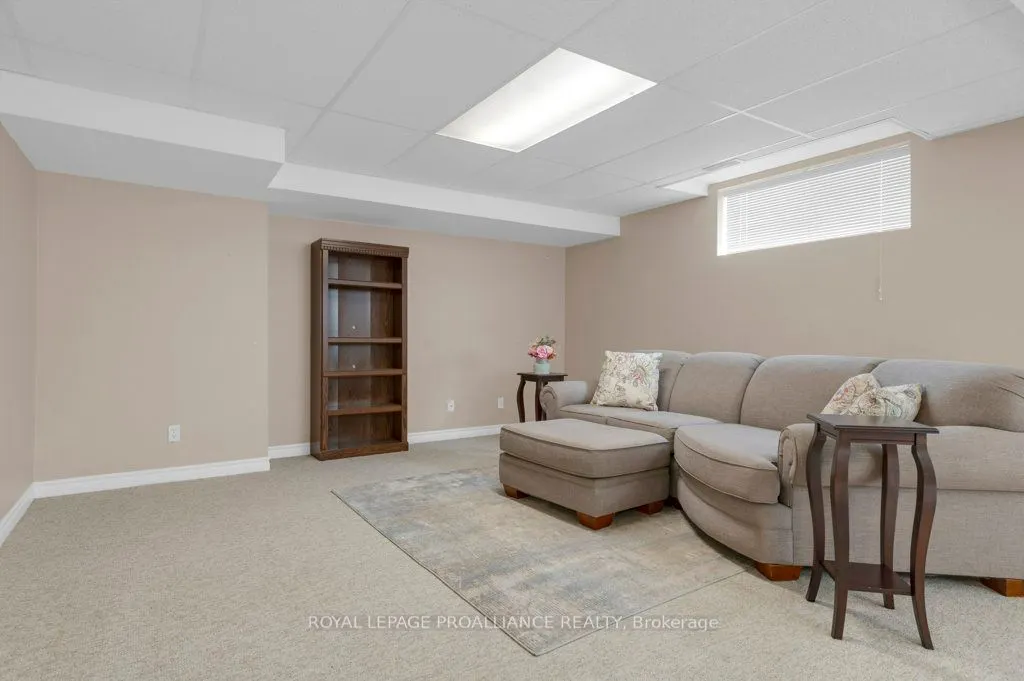 12 Stonegate Crescent