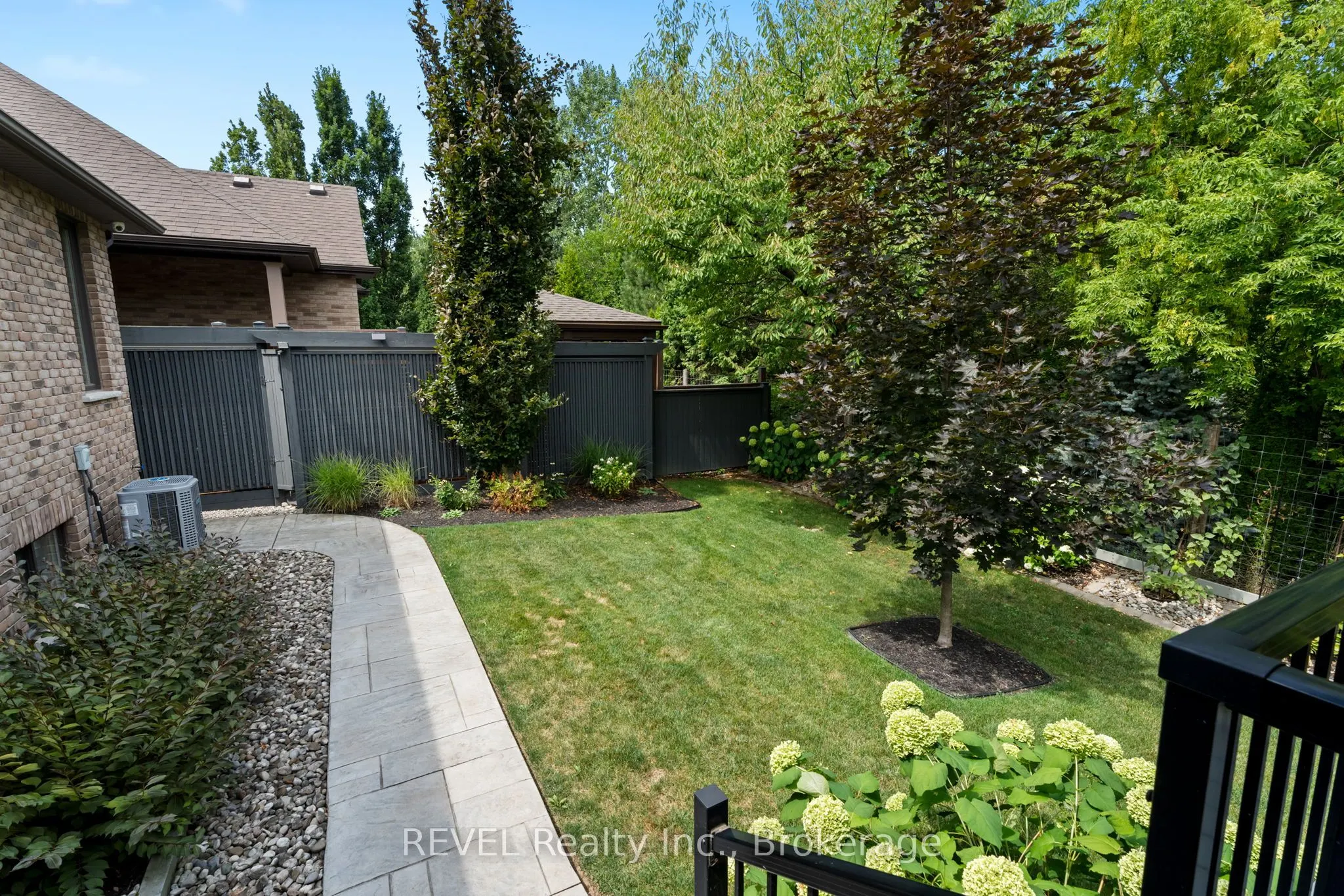 2 Tulip Tree Road