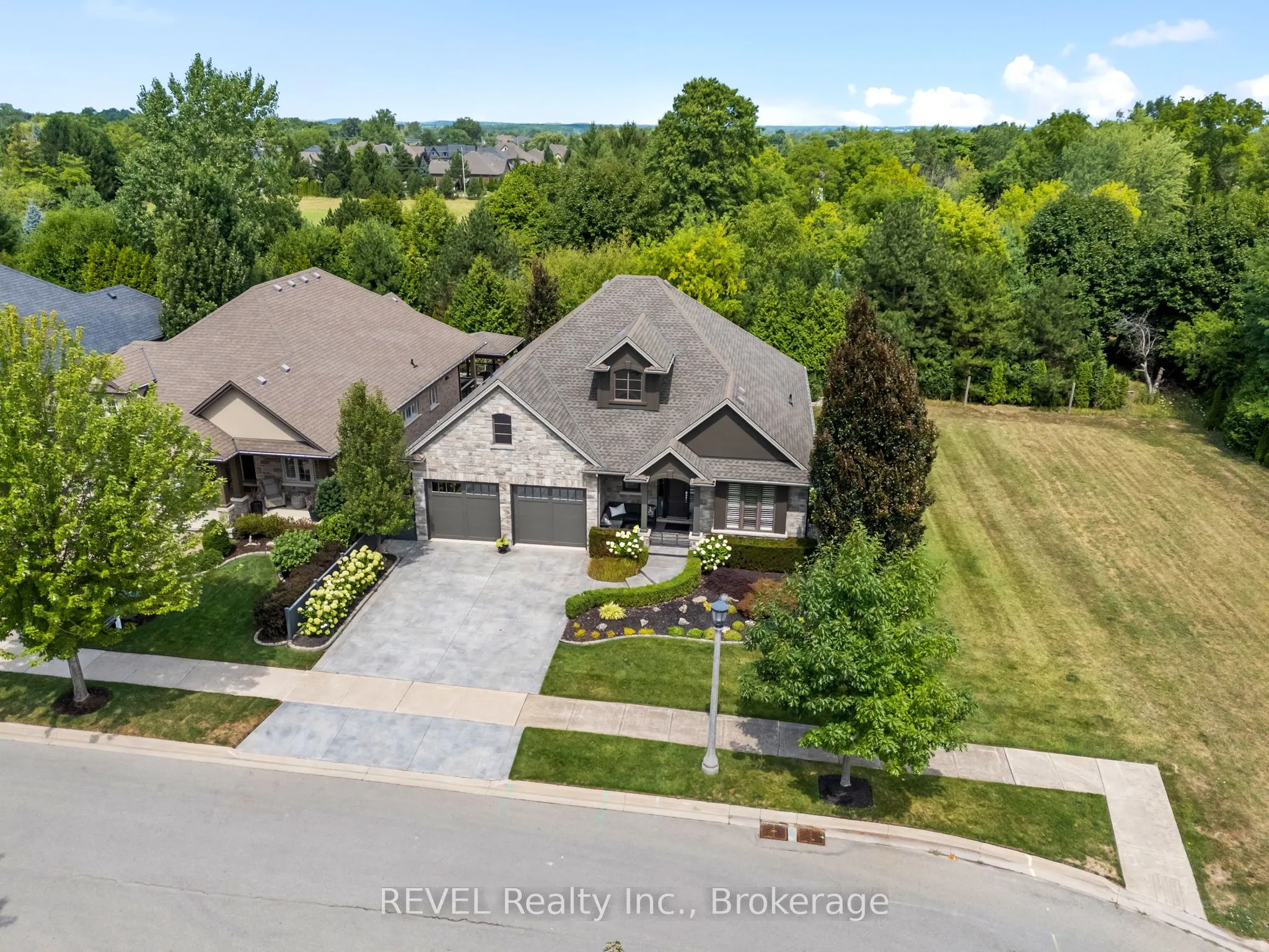 2 Tulip Tree Road