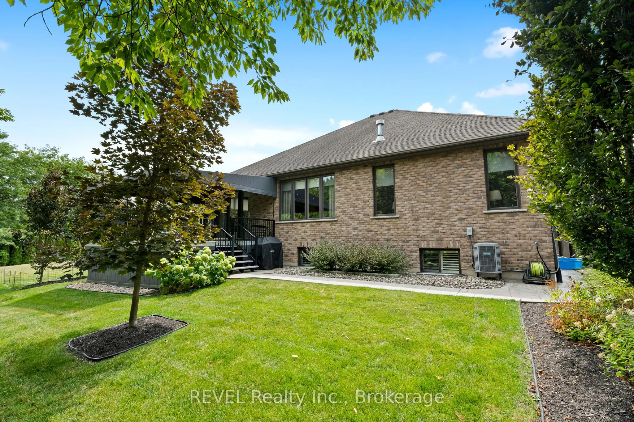 2 Tulip Tree Road