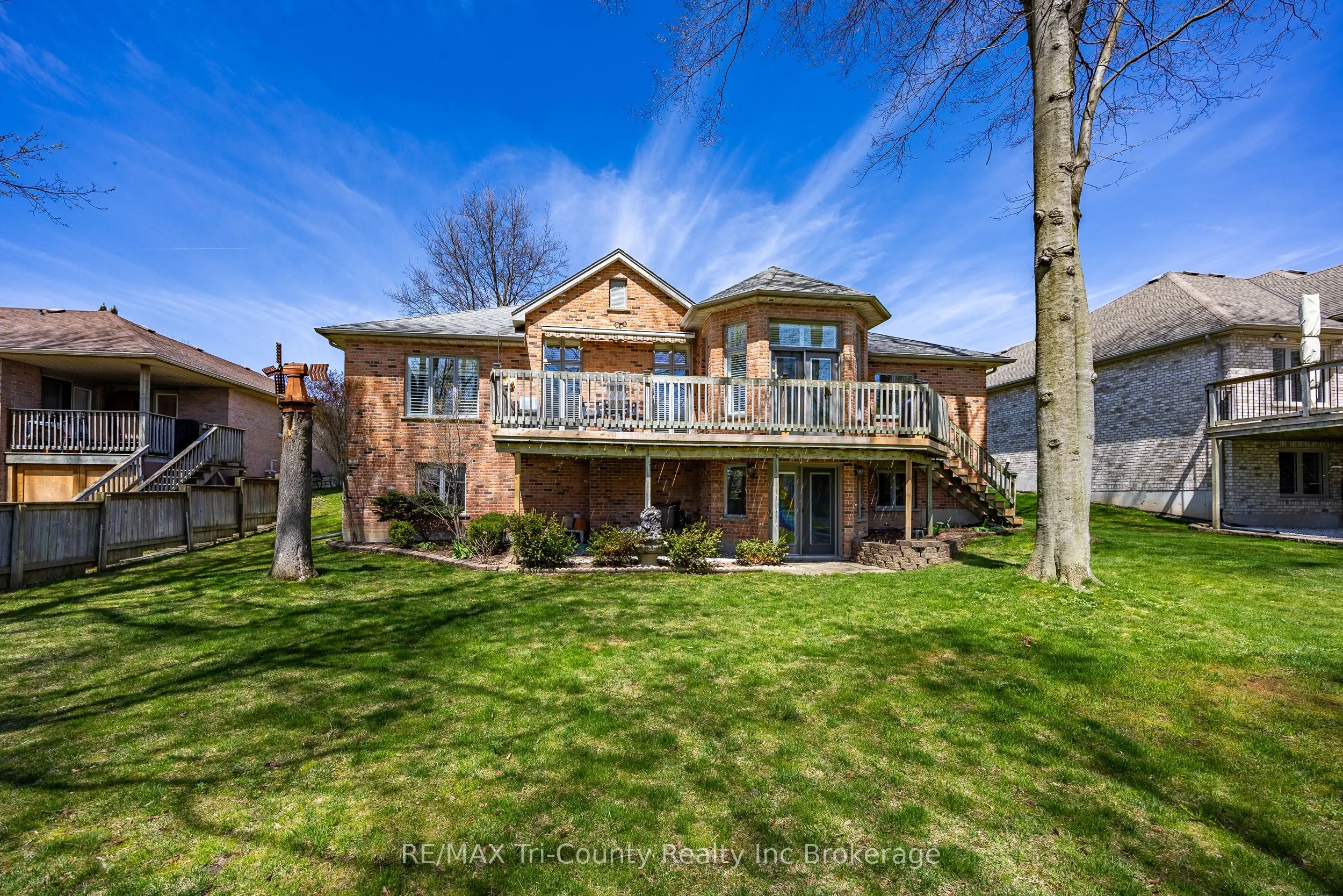 11 Woodside Drive