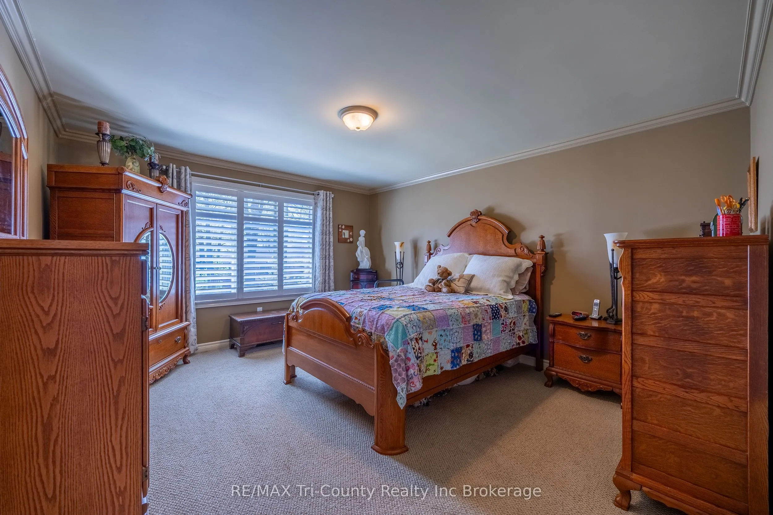 11 Woodside Drive