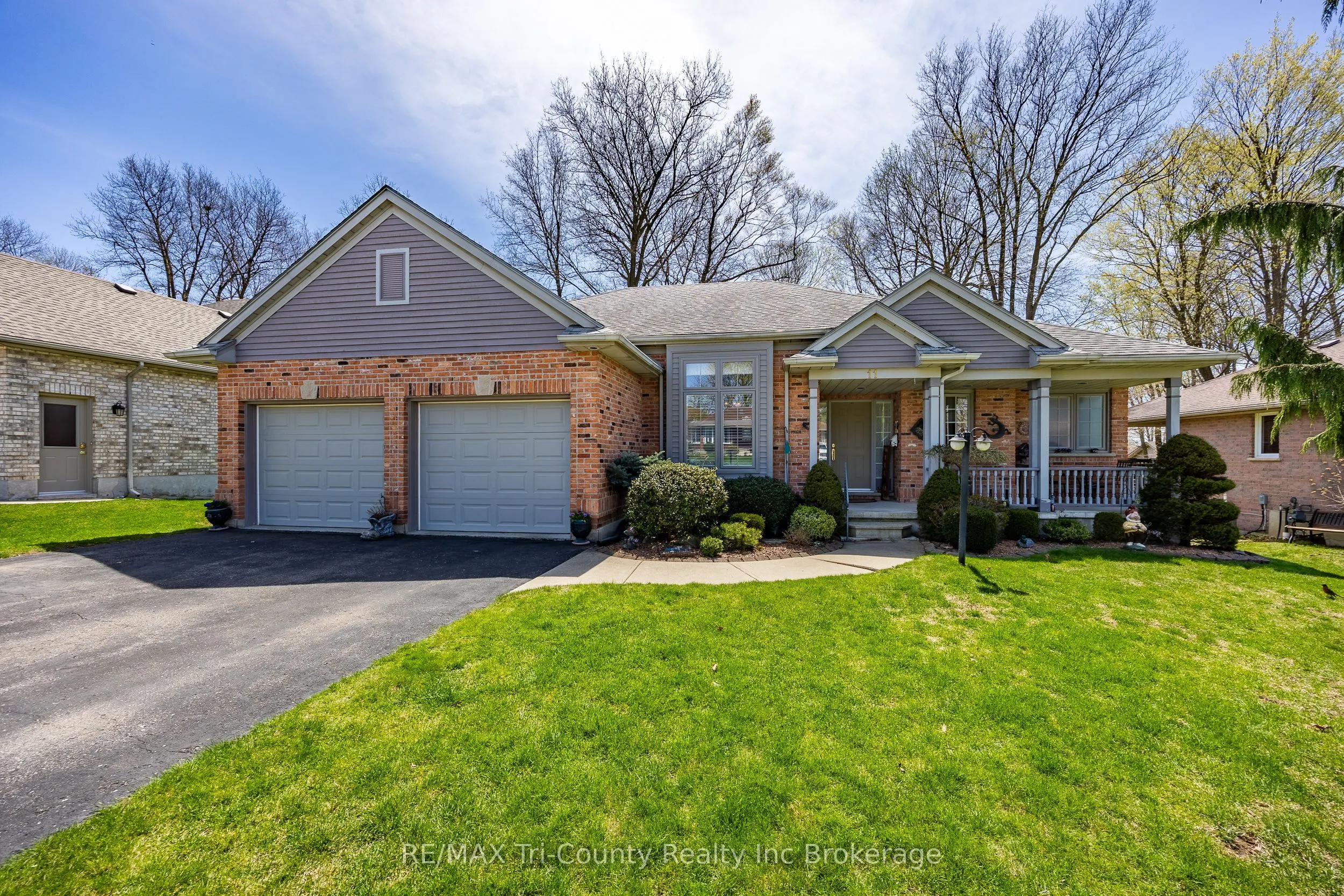 11 Woodside Drive