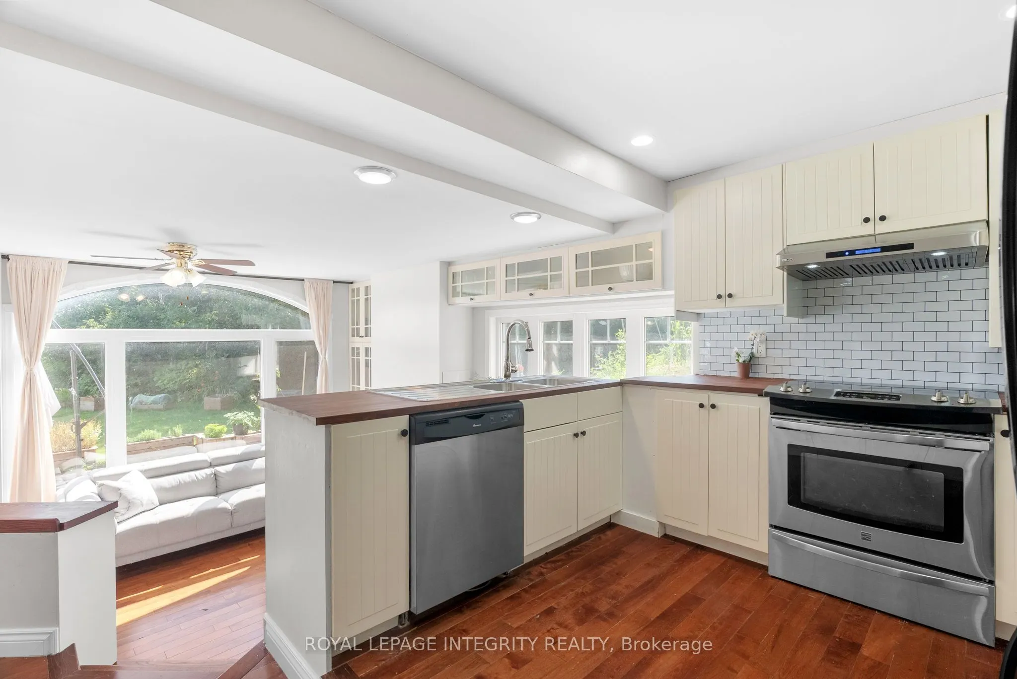 1985 PRINCE OF WALES Drive