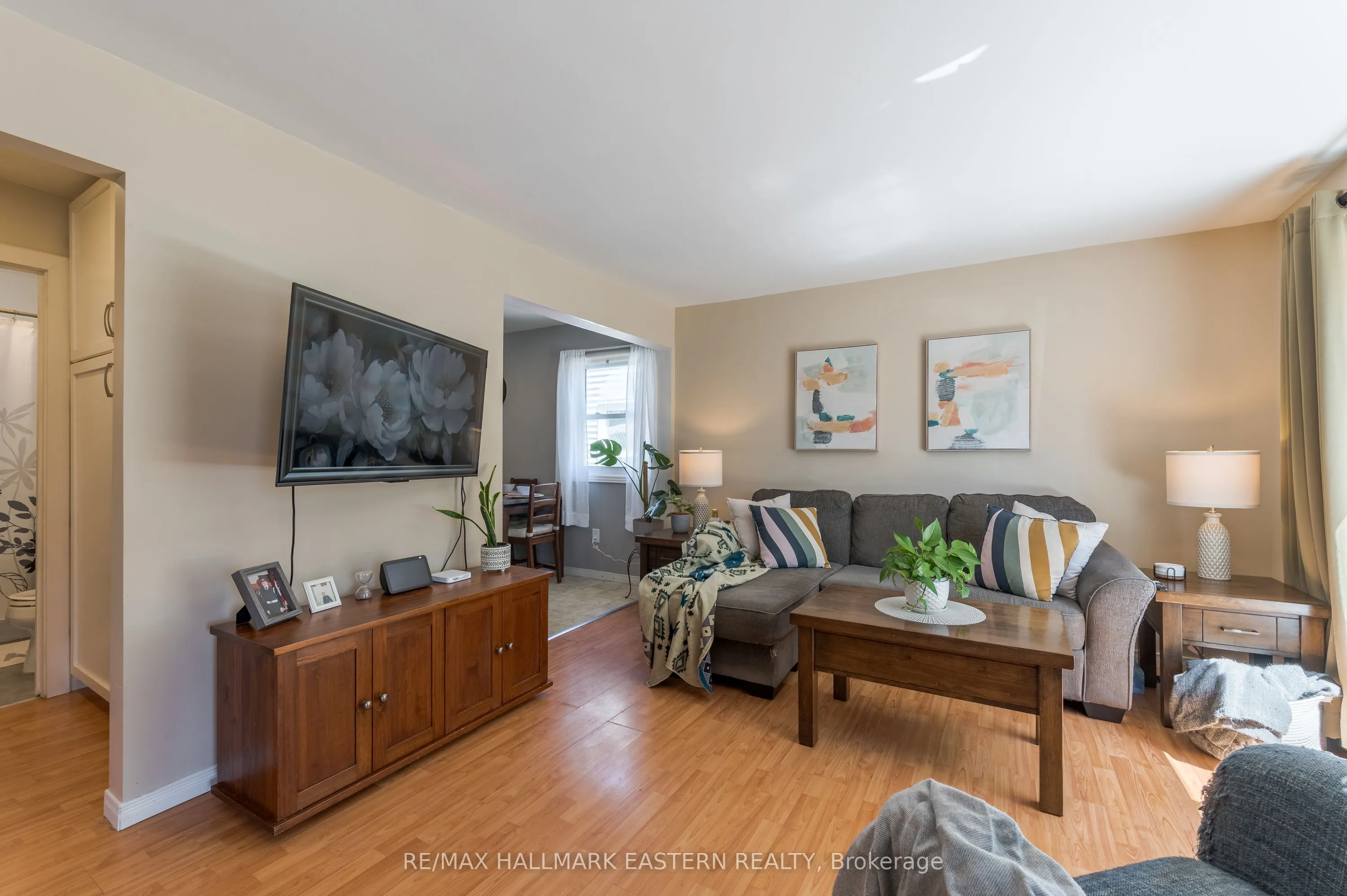 748 New Romaine Street
