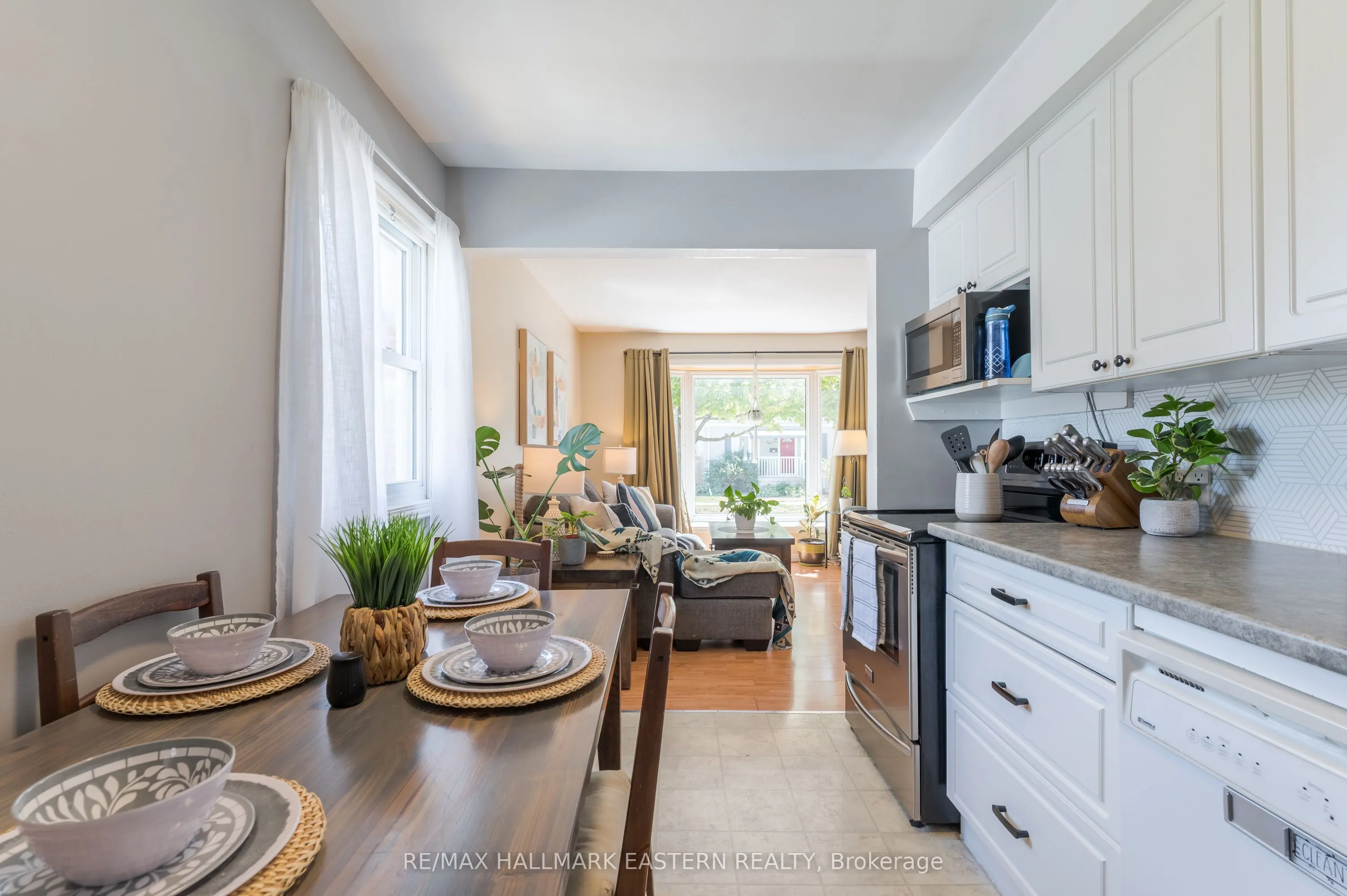748 New Romaine Street