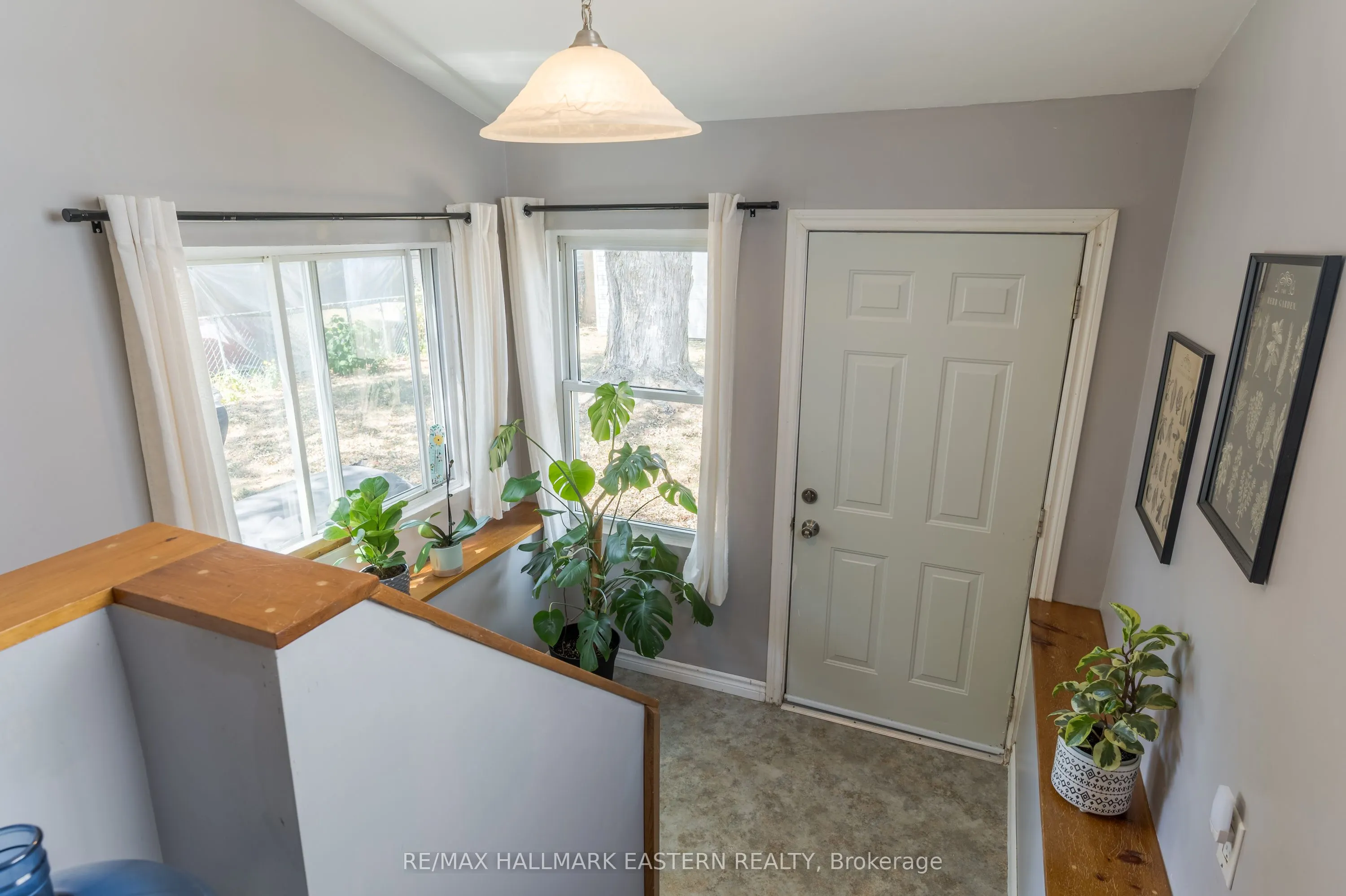 748 New Romaine Street
