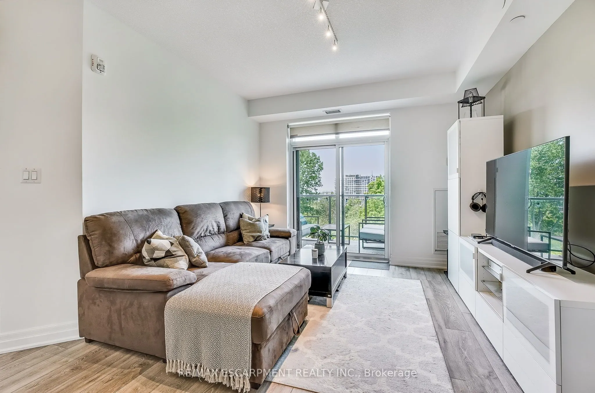 125 Shoreview Place, #514