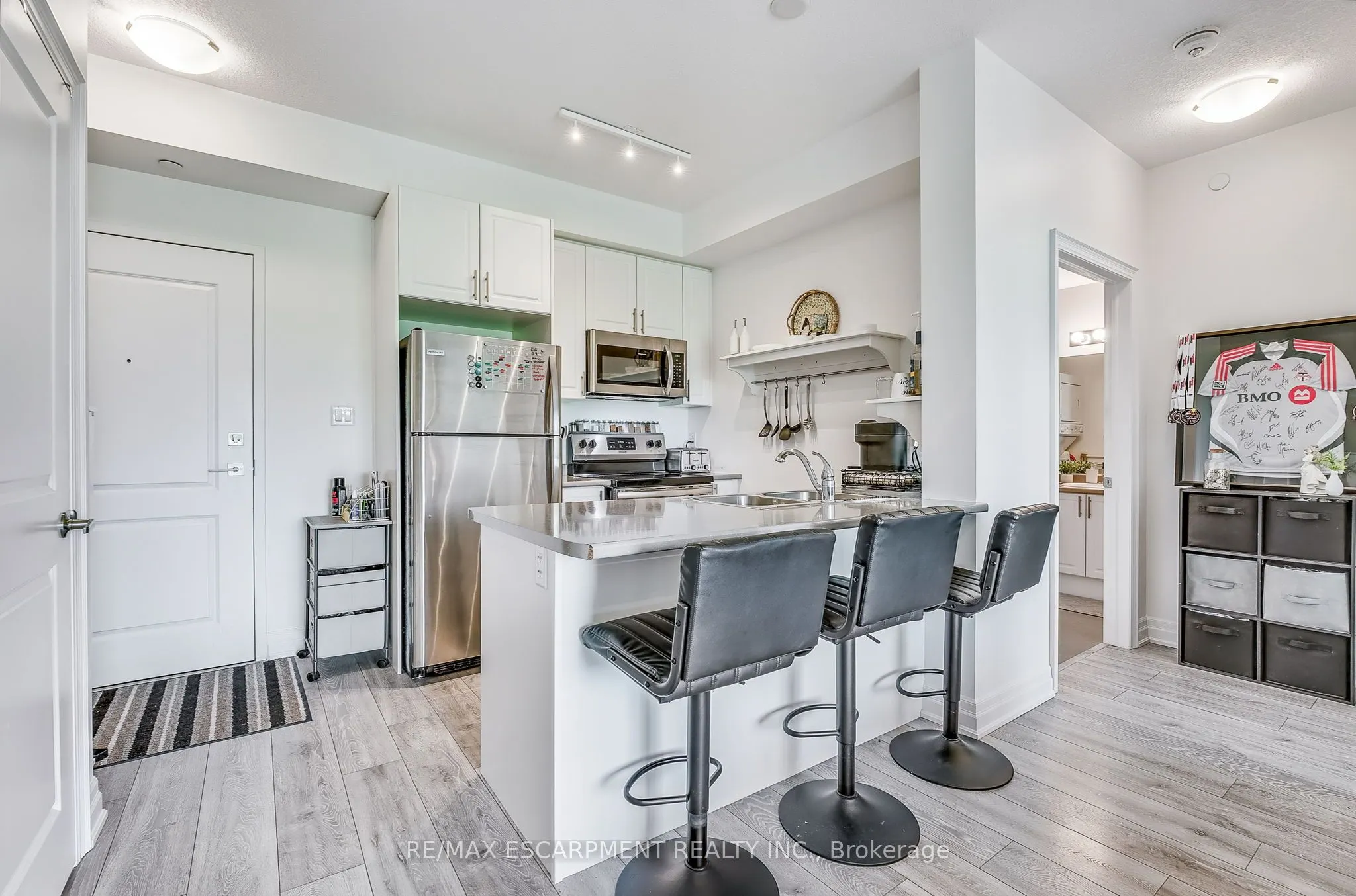 125 Shoreview Place, #514