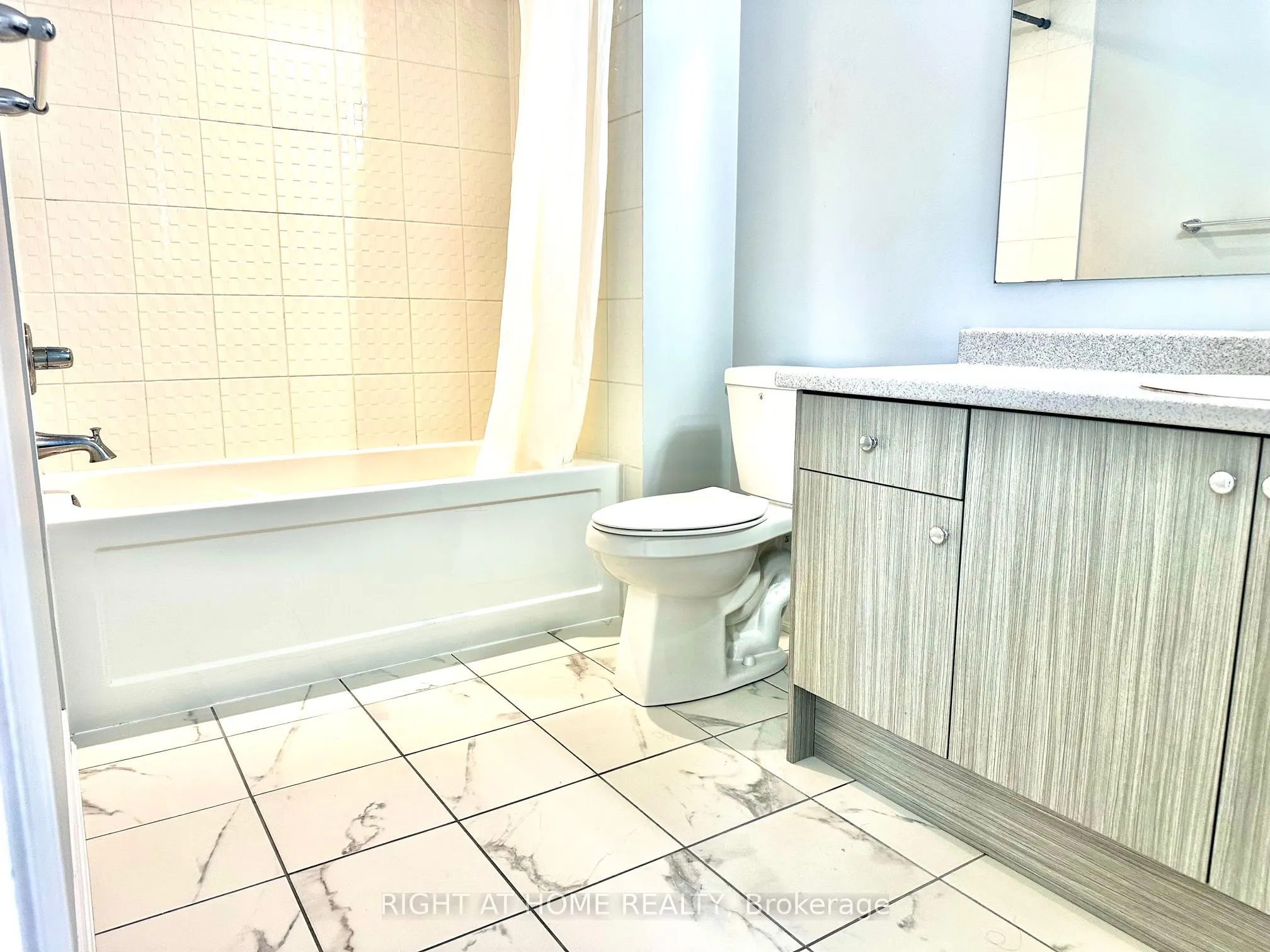 113 Hartley Avenue, #6