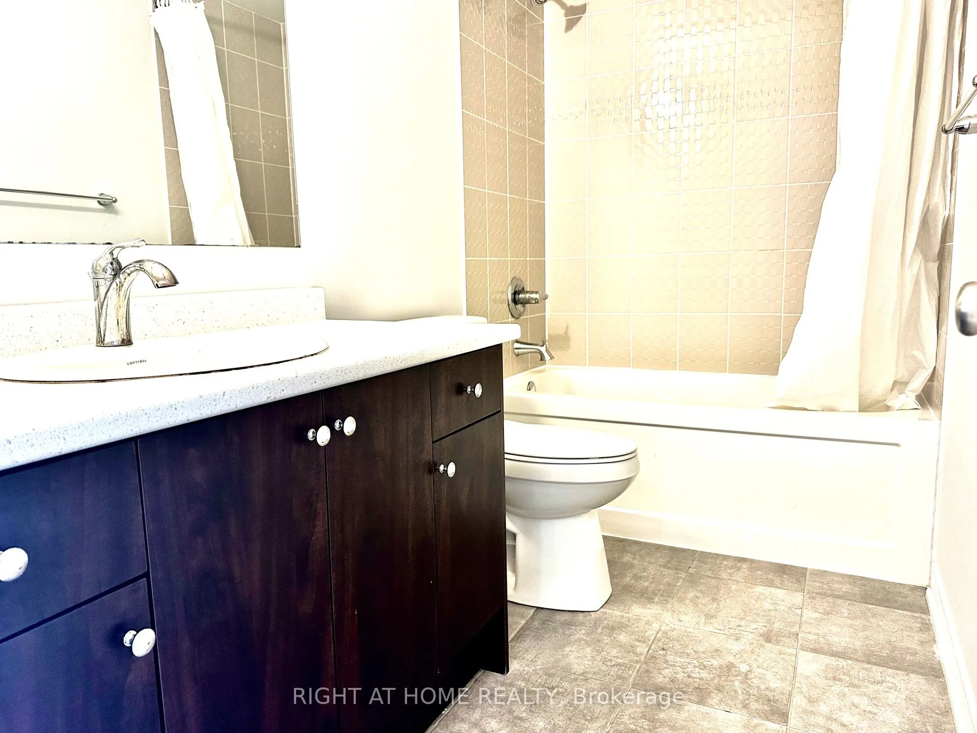 113 Hartley Avenue, #6