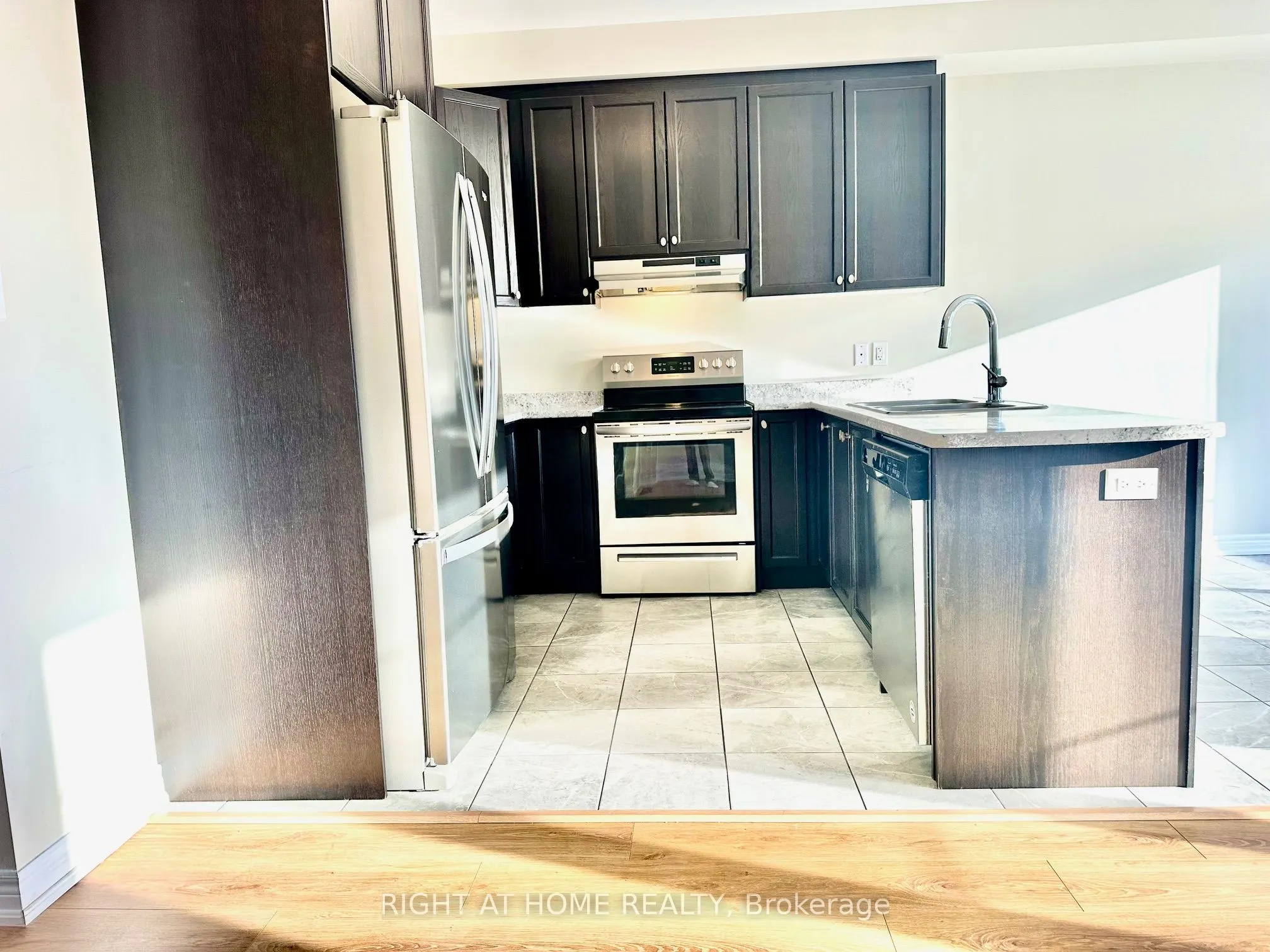 113 Hartley Avenue, #6