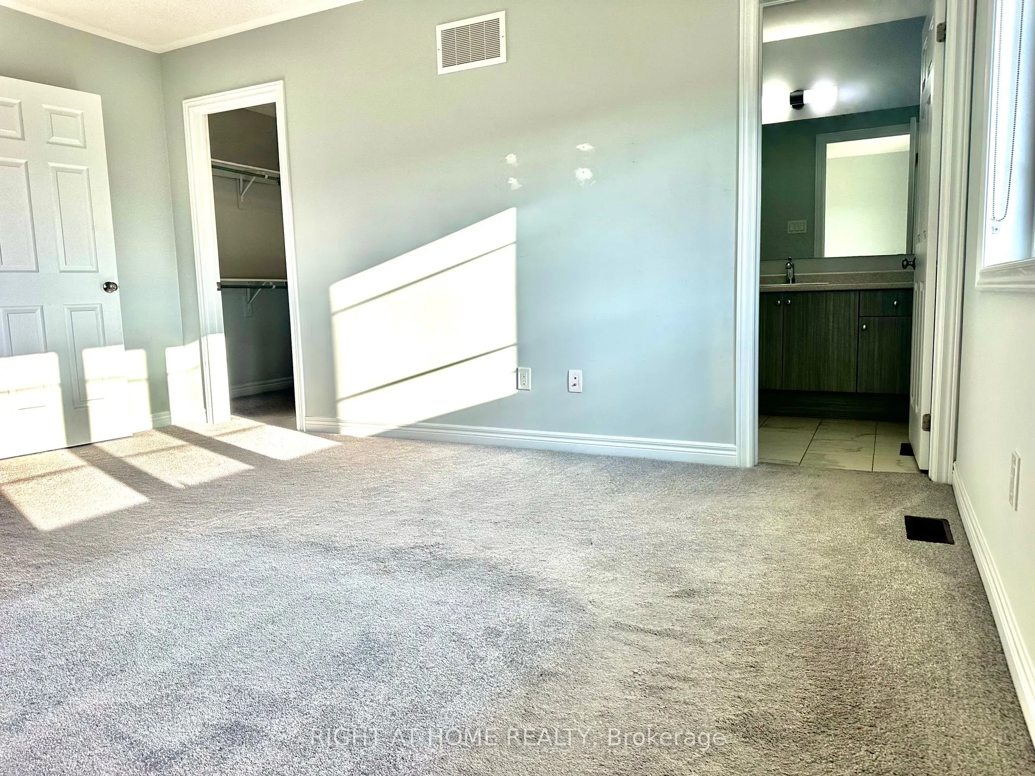113 Hartley Avenue, #6