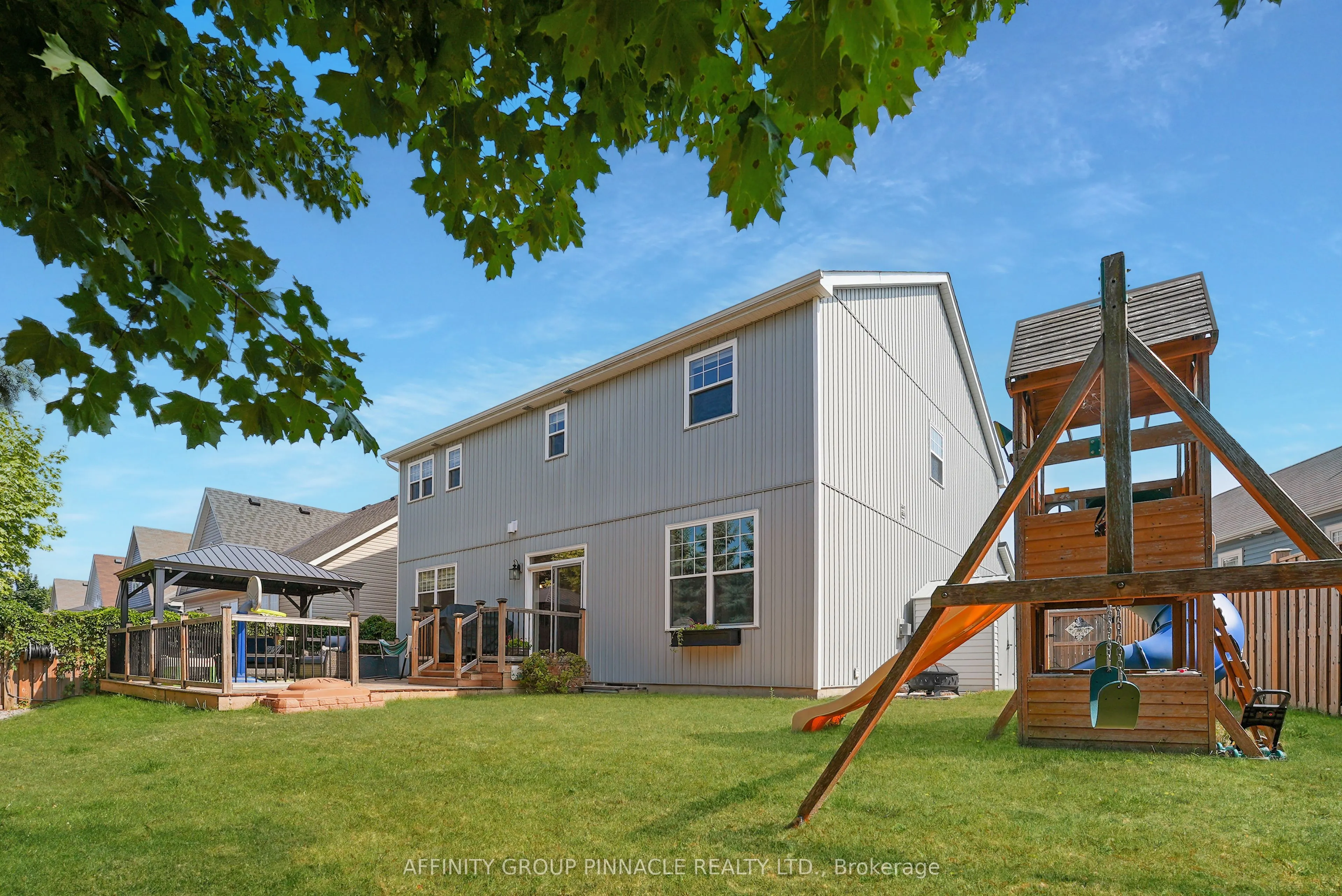 7 Brackendale Trail