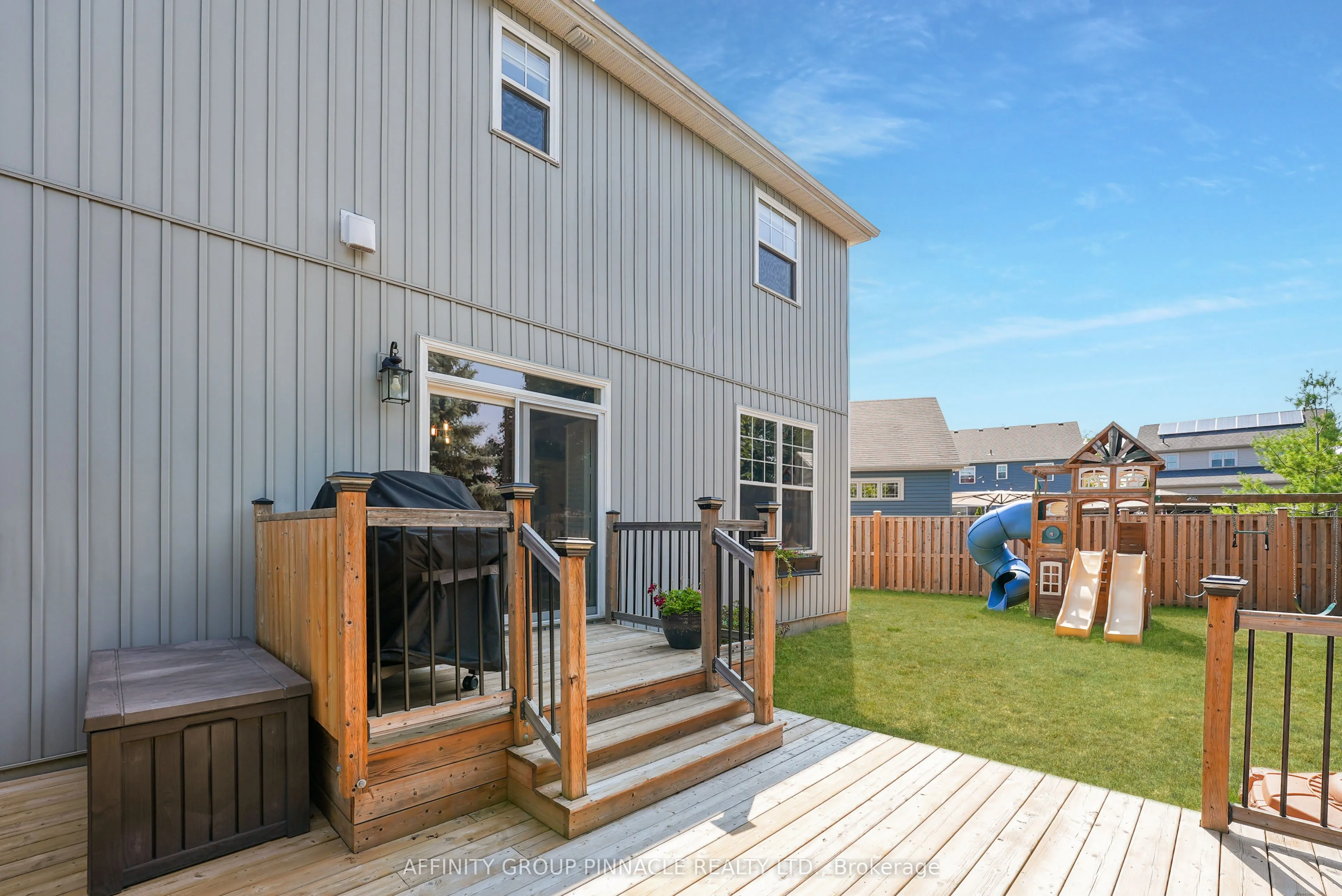 7 Brackendale Trail