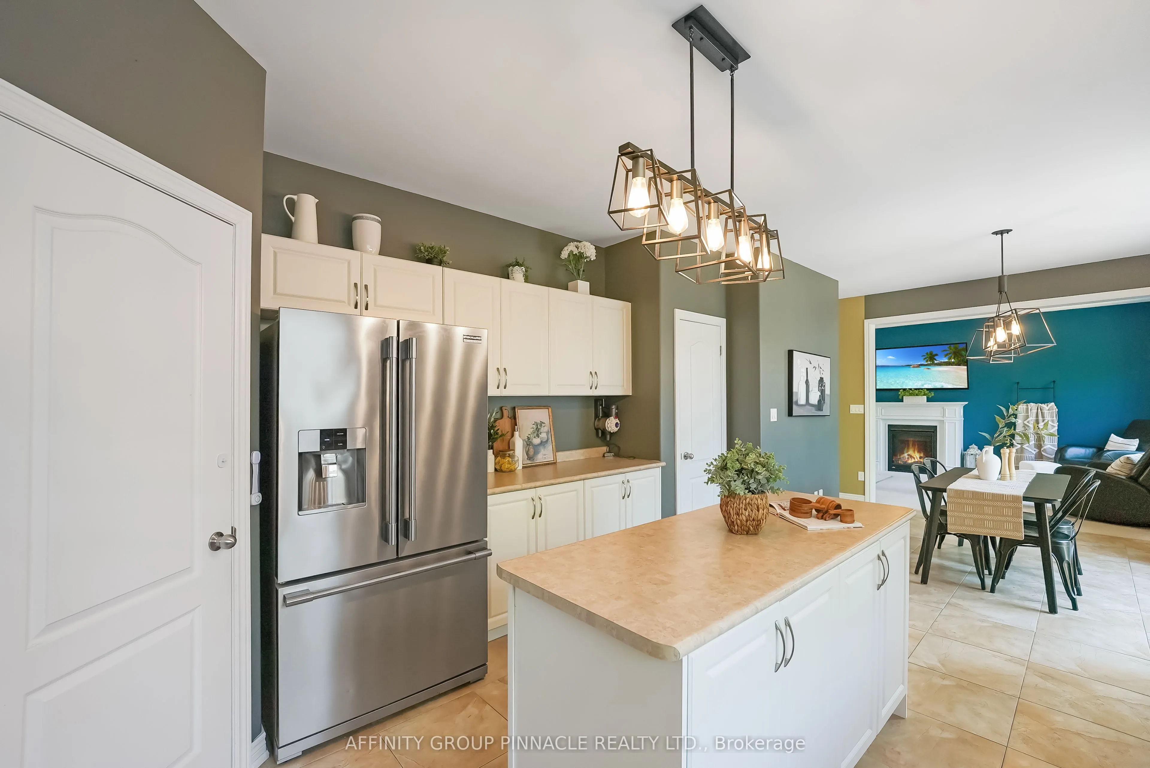 7 Brackendale Trail