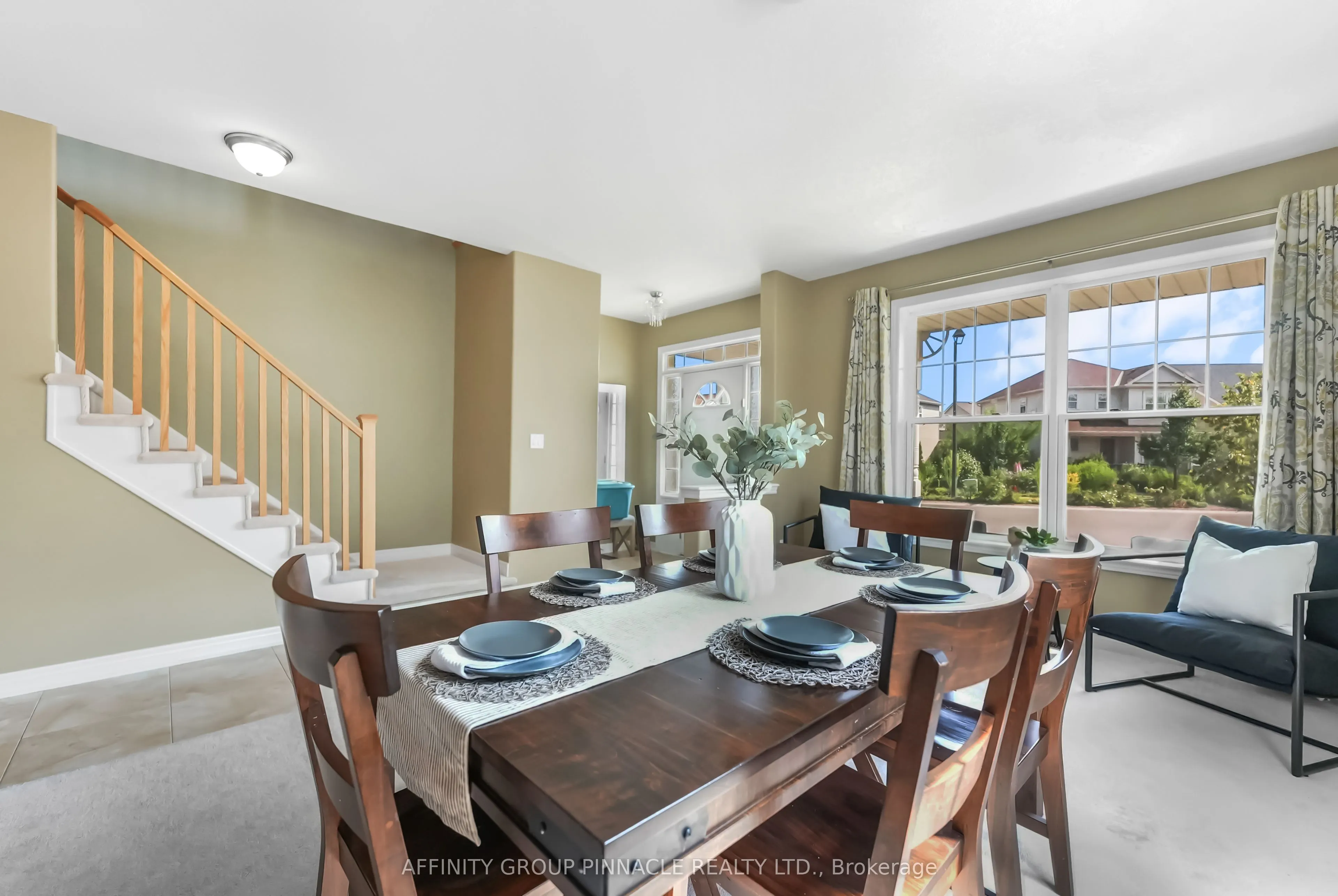 7 Brackendale Trail