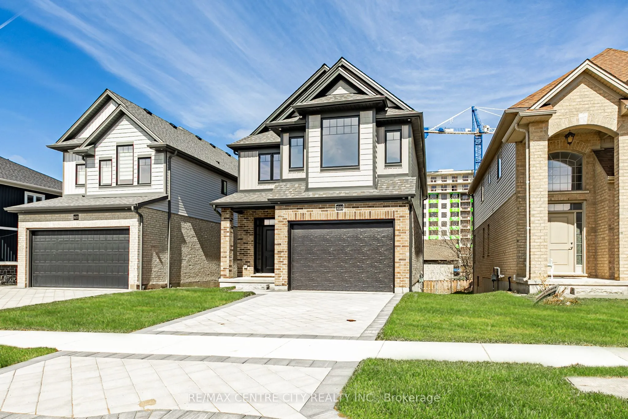 1596 Noah Bend